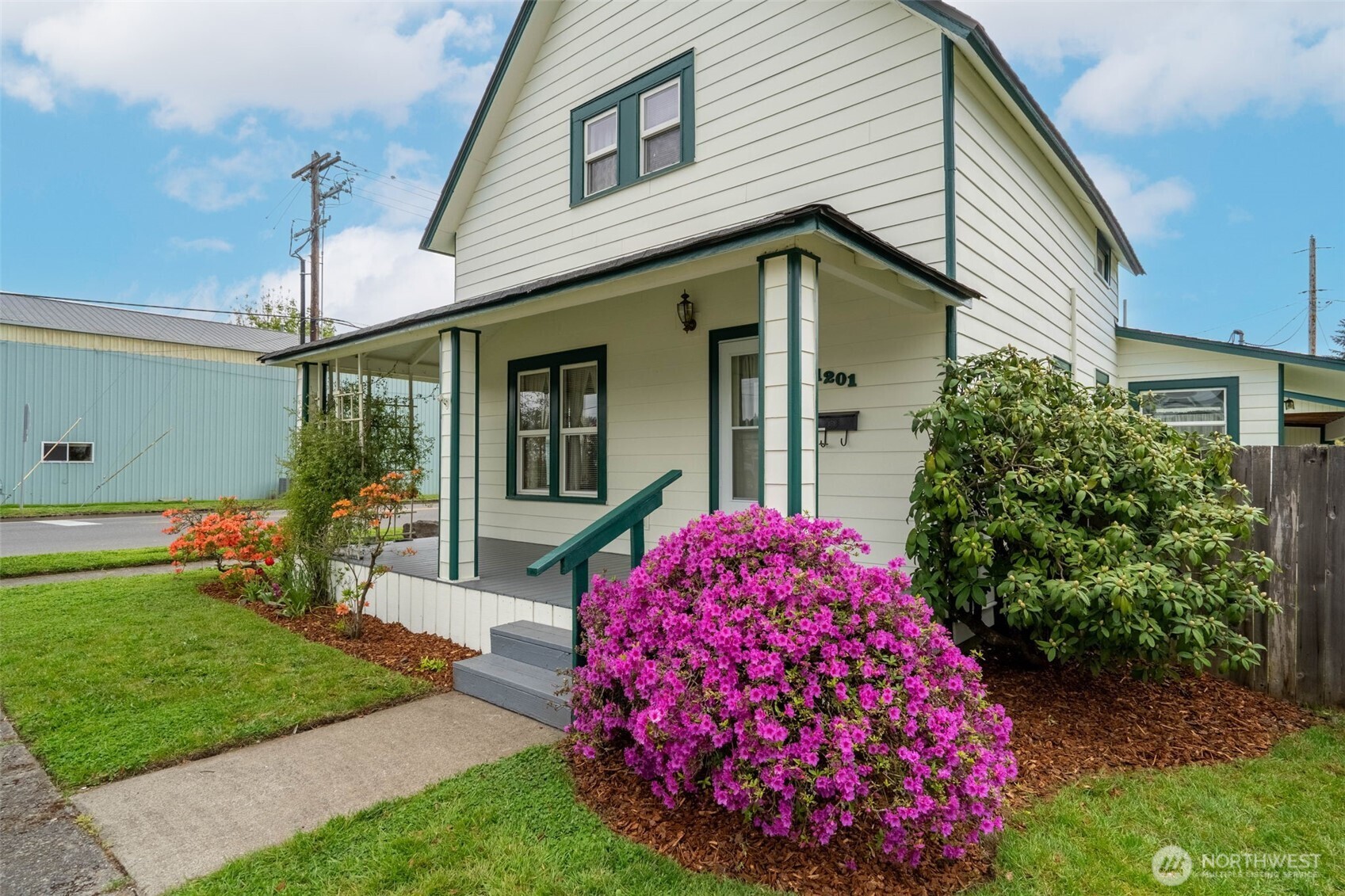 main property photo 3