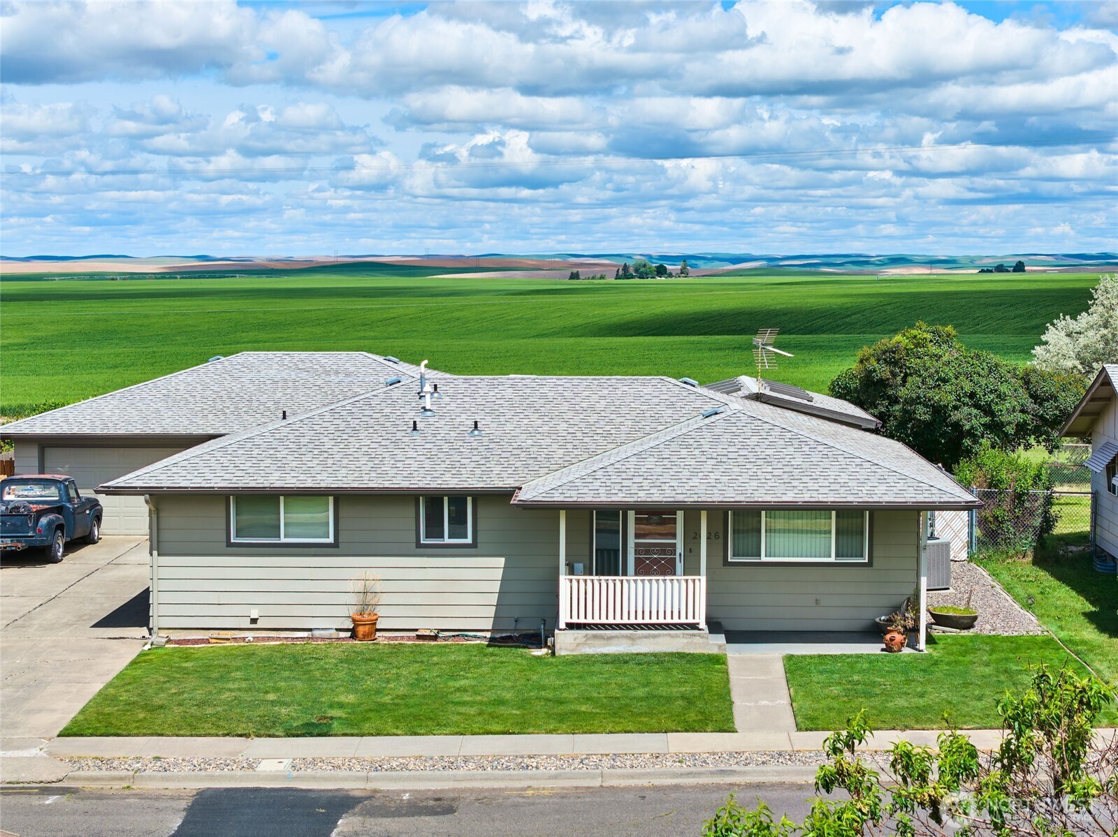 main property photo 2