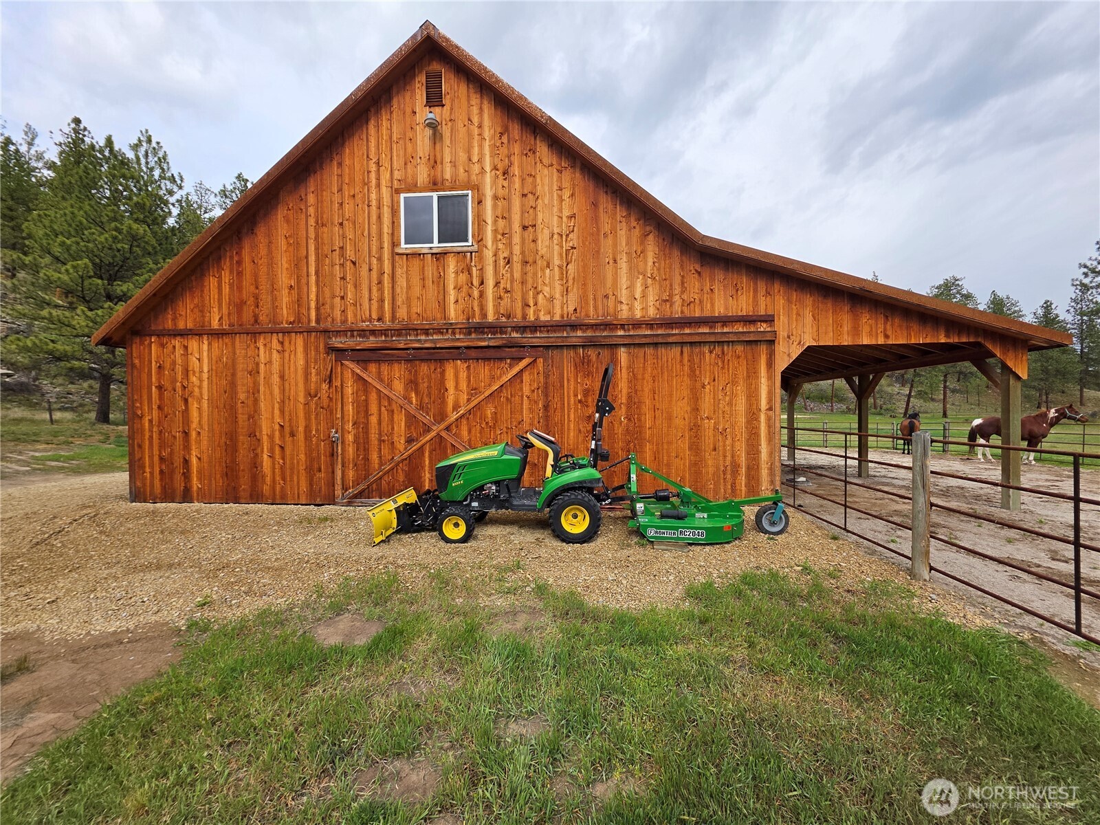 main property photo 5