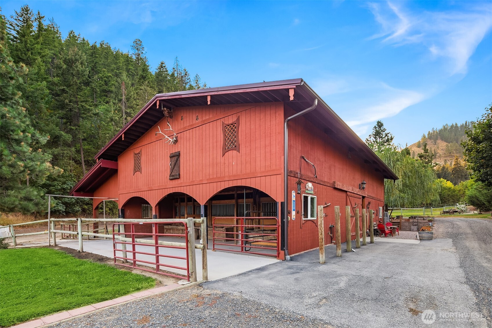 main property photo 32