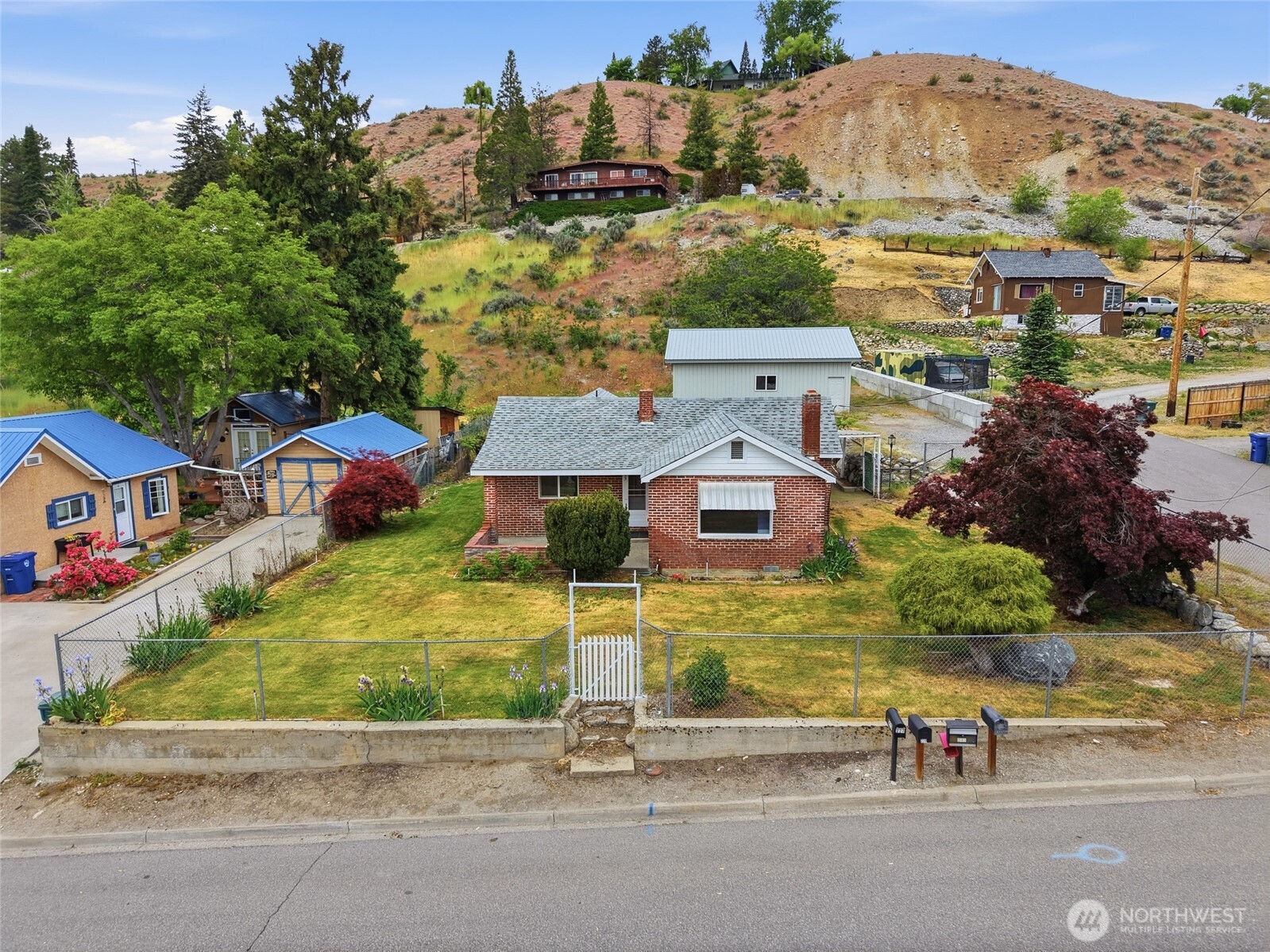 main property photo 3