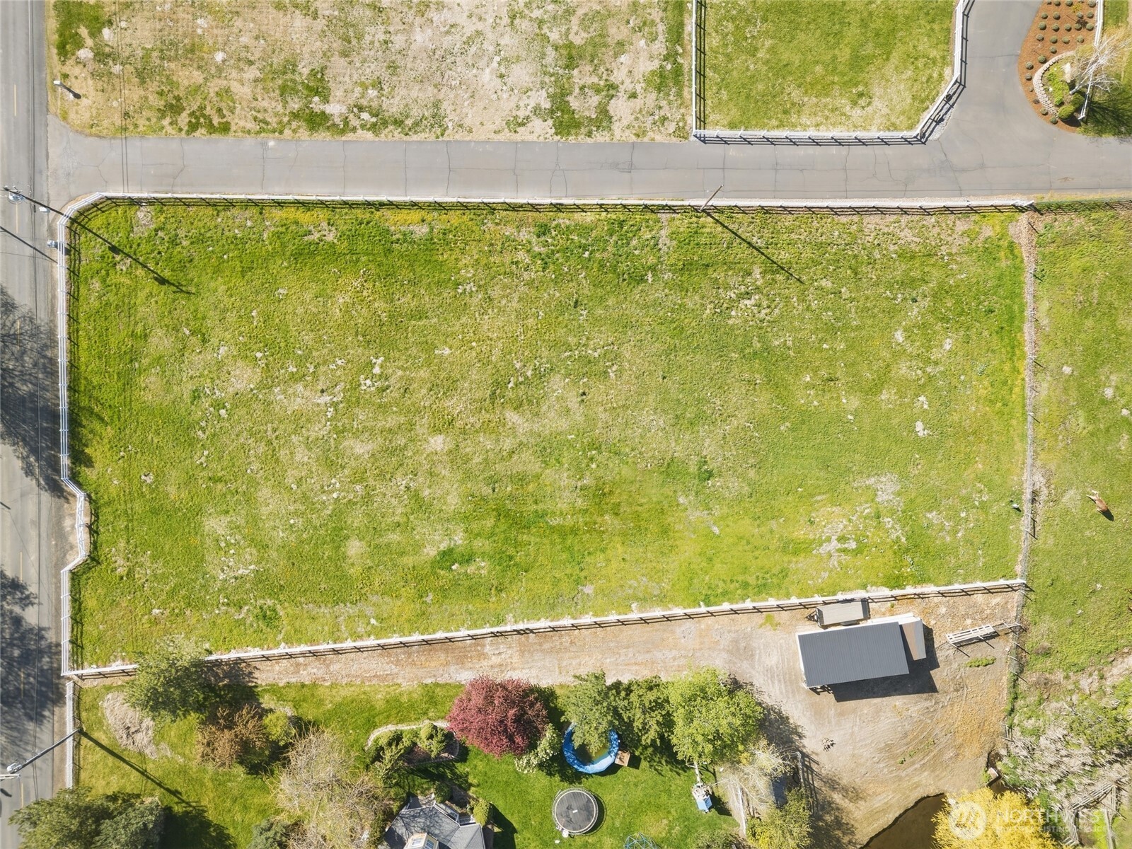 main property photo 16