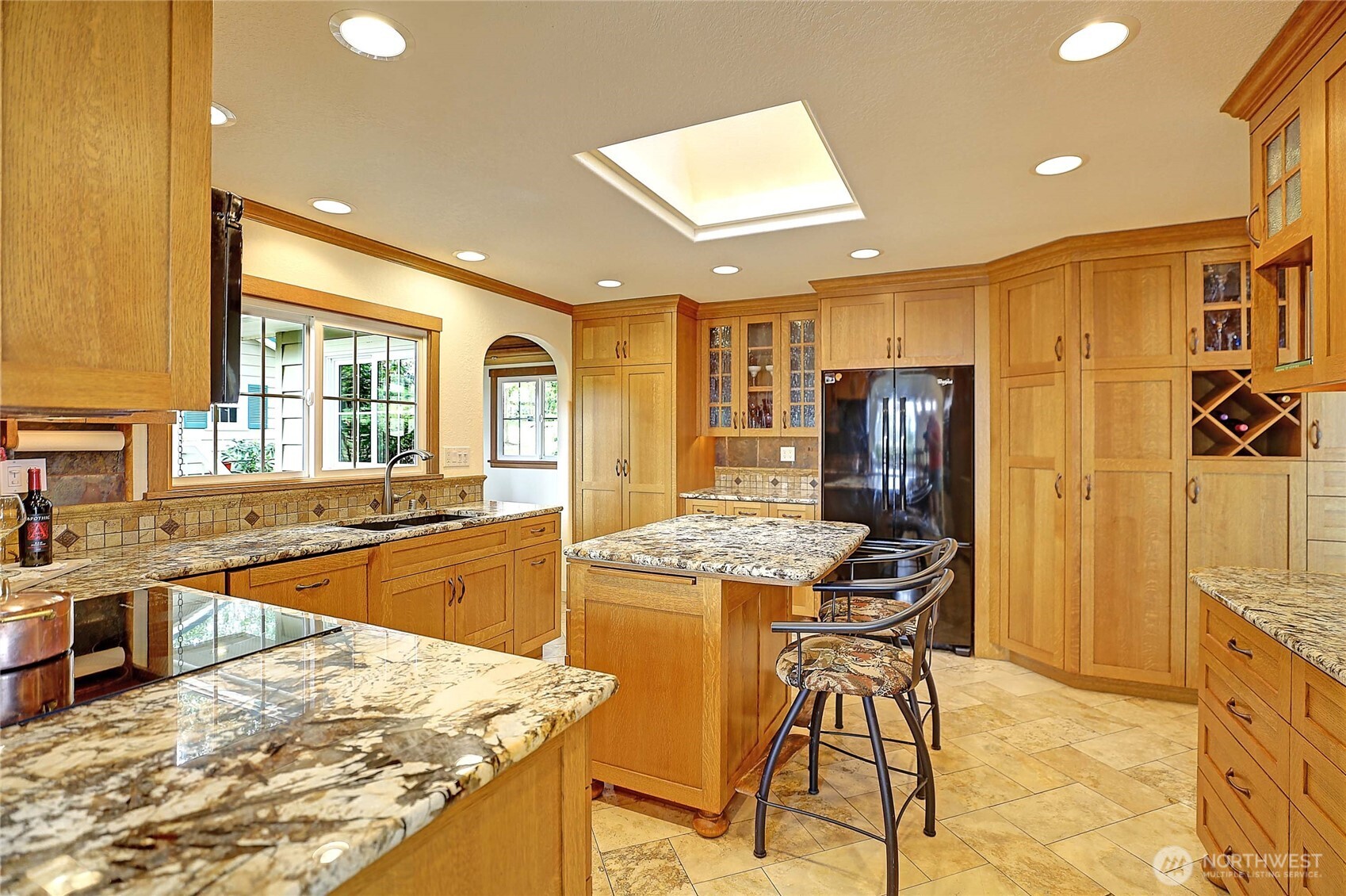 main property photo 9