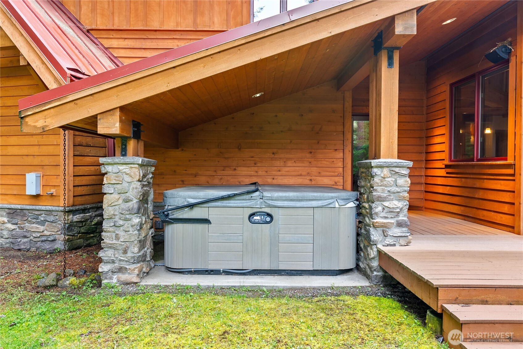 main property photo 33