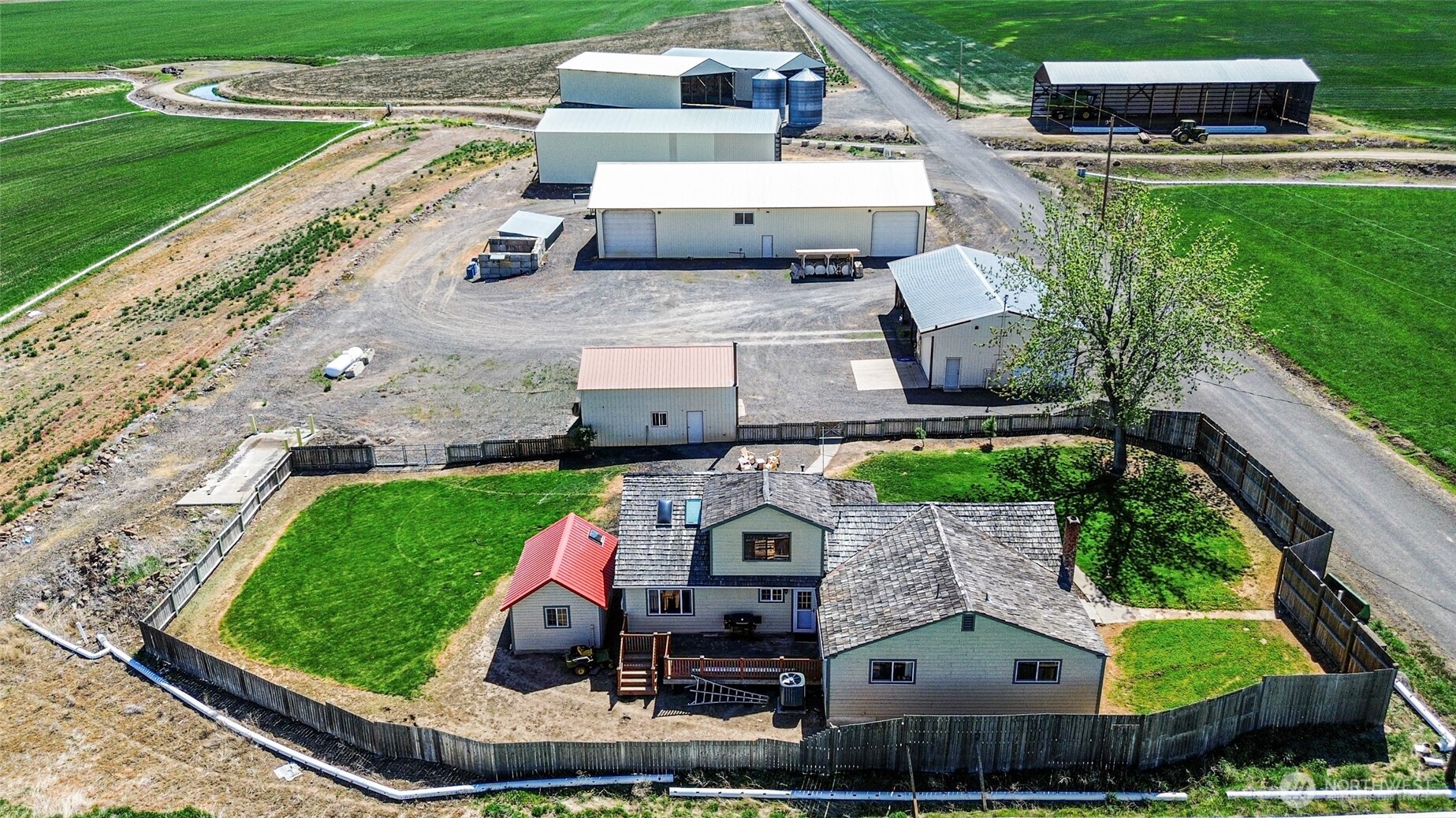 main property photo 22