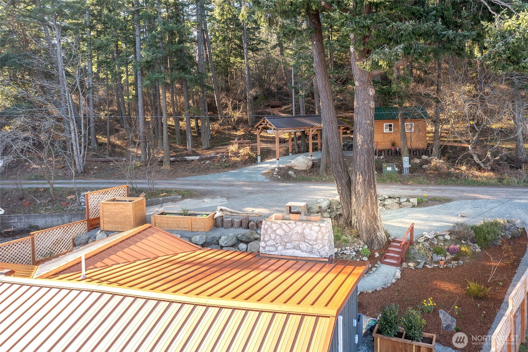 main property photo 37
