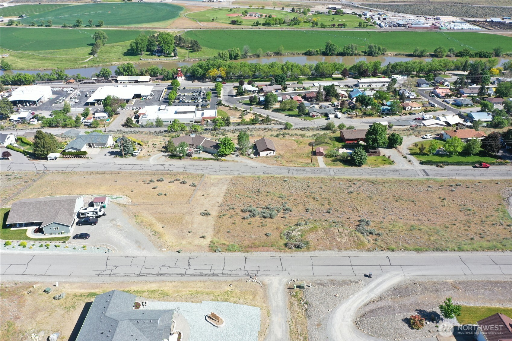 main property photo 12