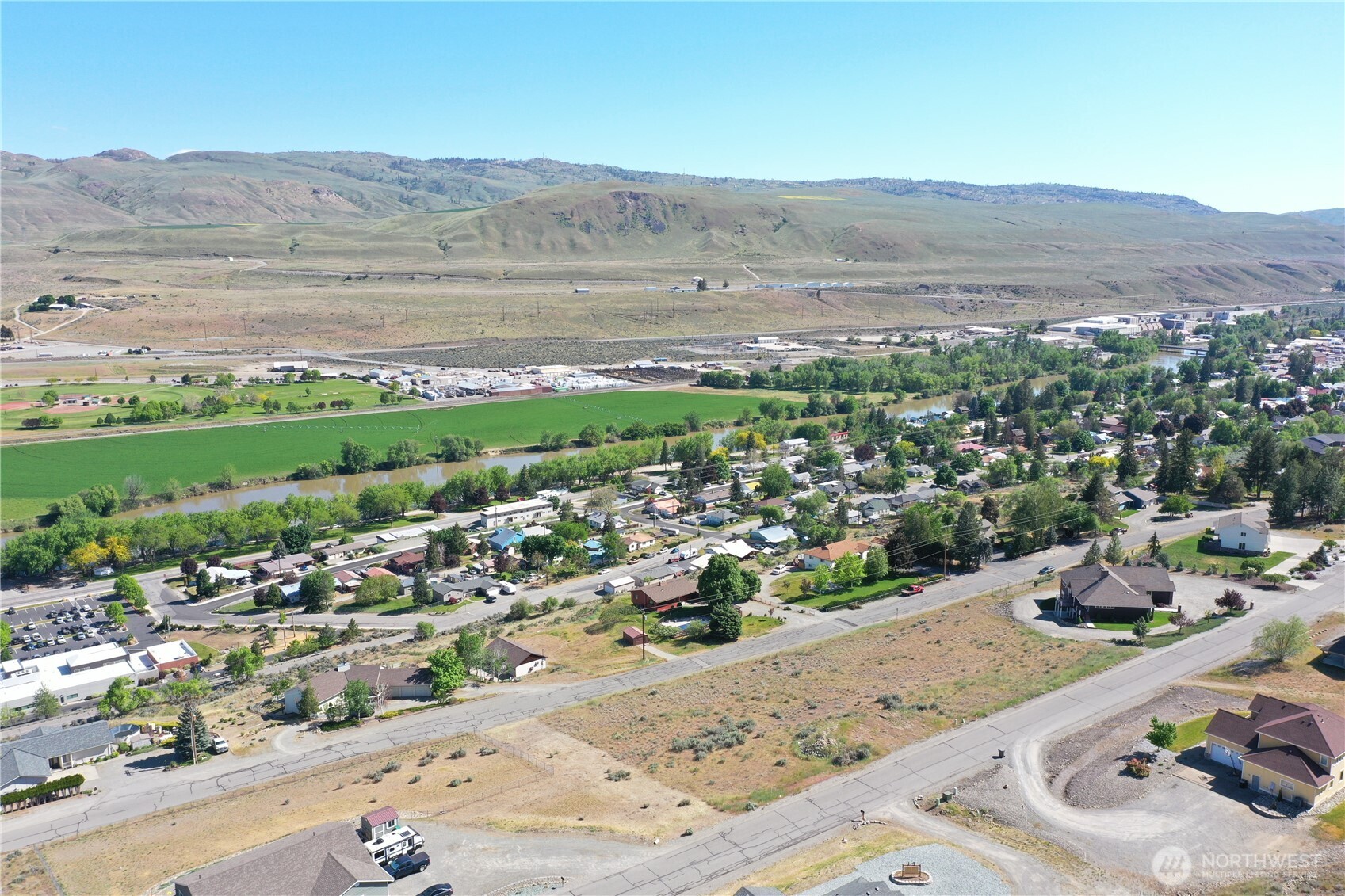 main property photo 4