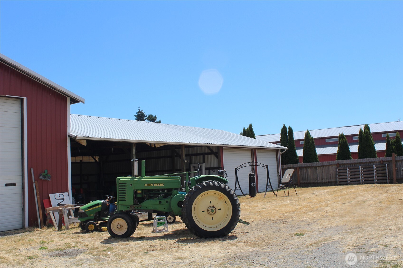 main property photo 18