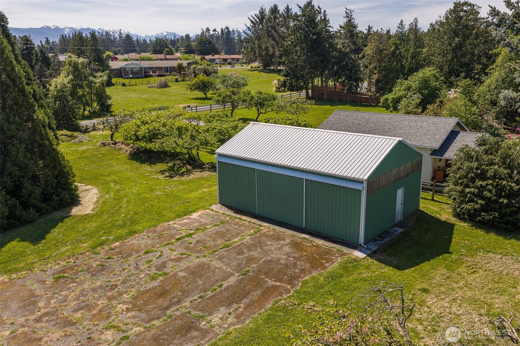 main property photo 32