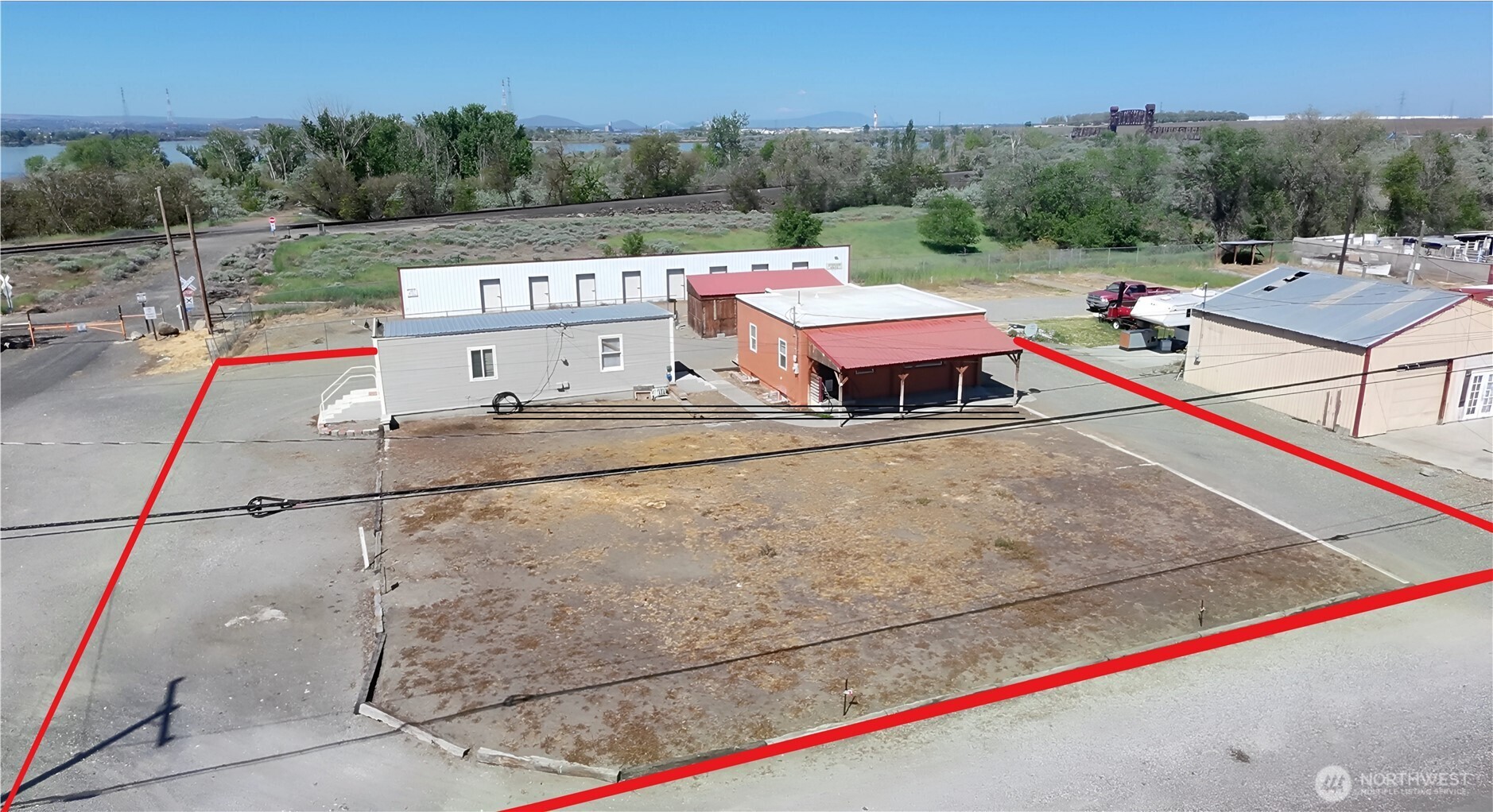 main property photo 19