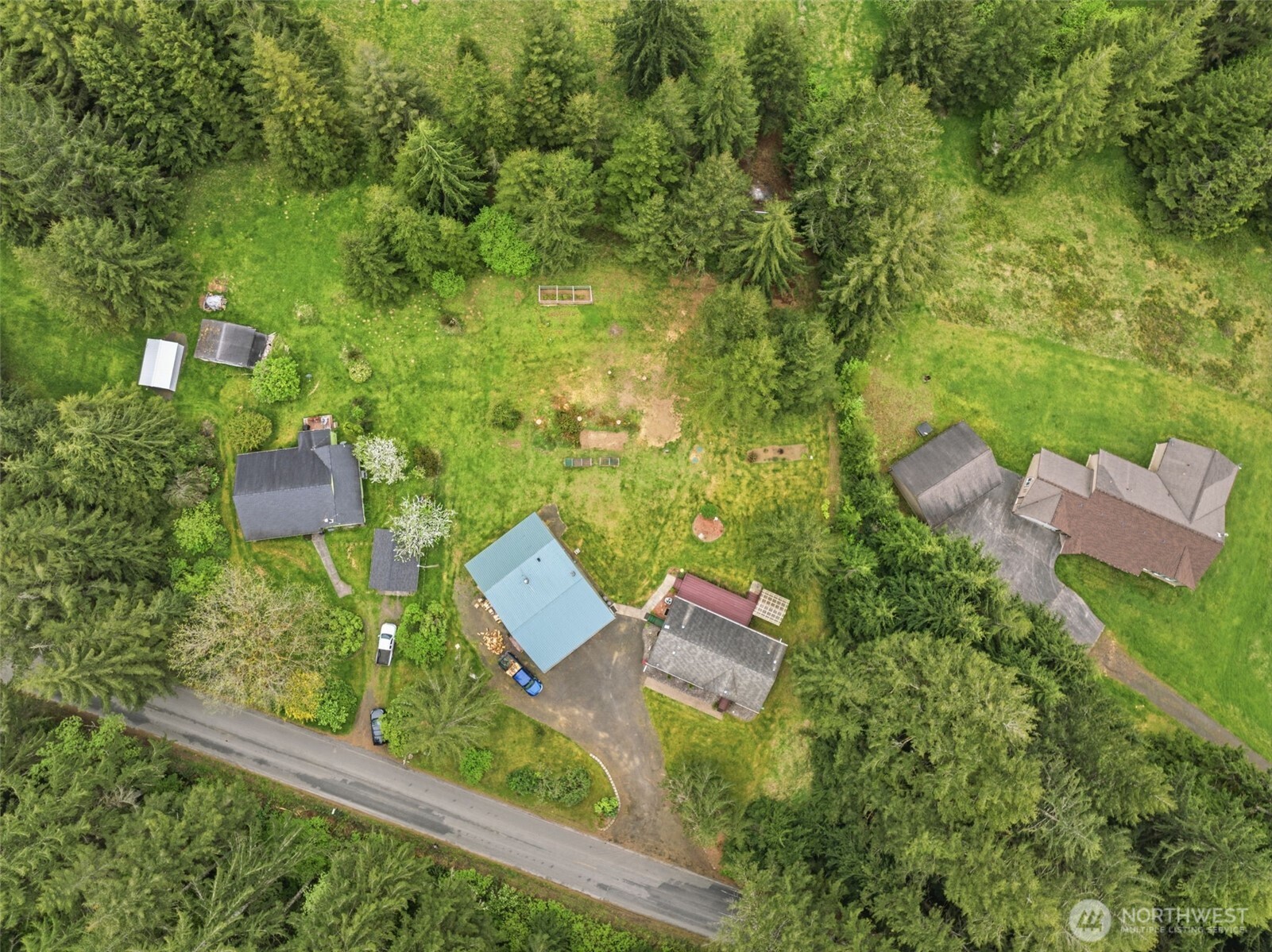 main property photo 34