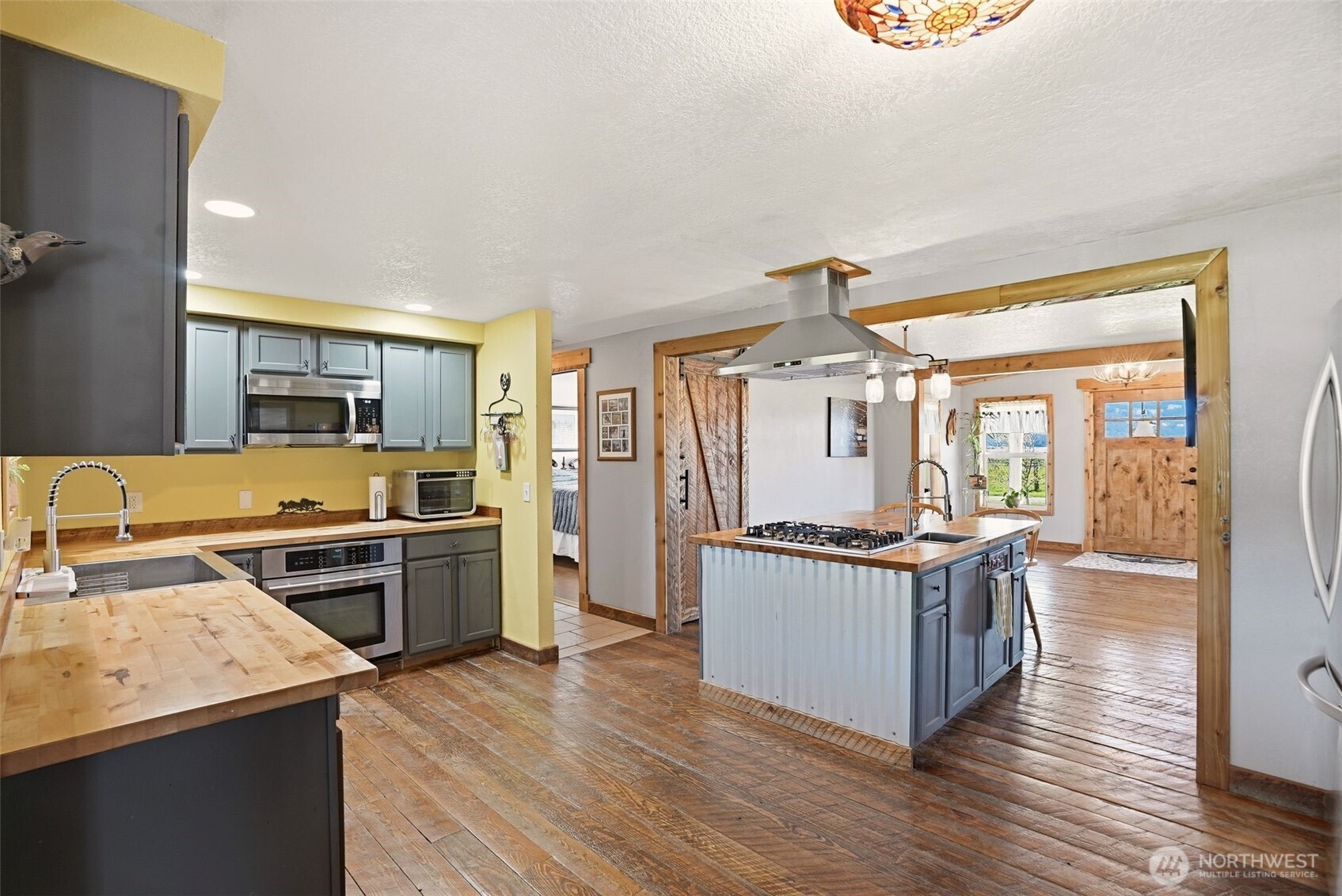 main property photo 20