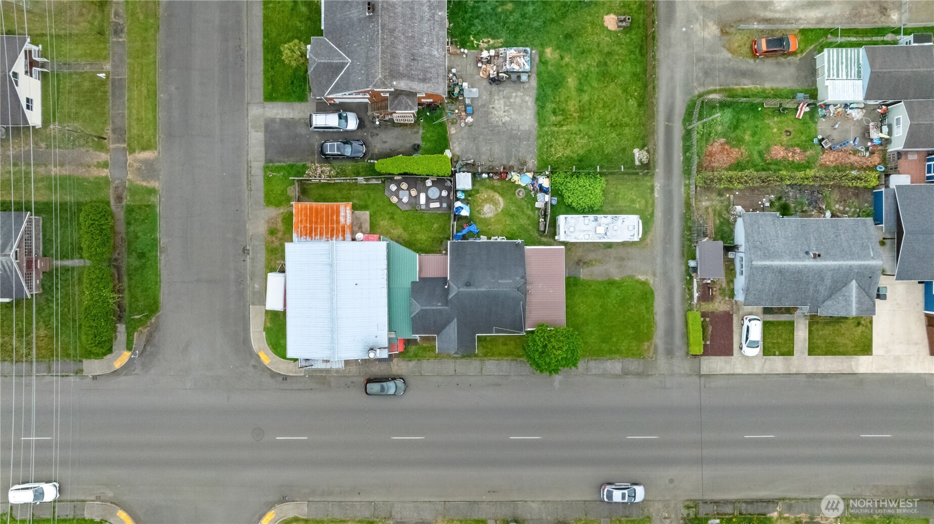 main property photo 28