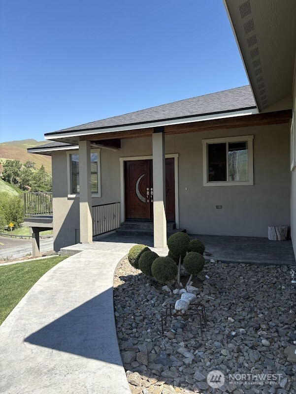 main property photo 9