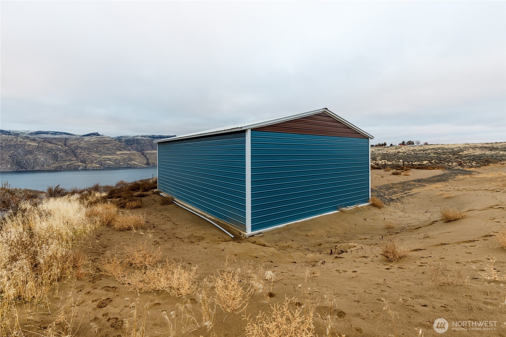 main property photo 37
