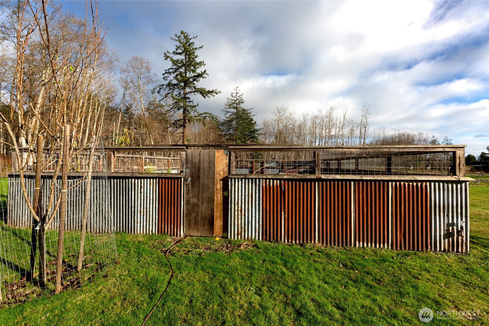 main property photo 14