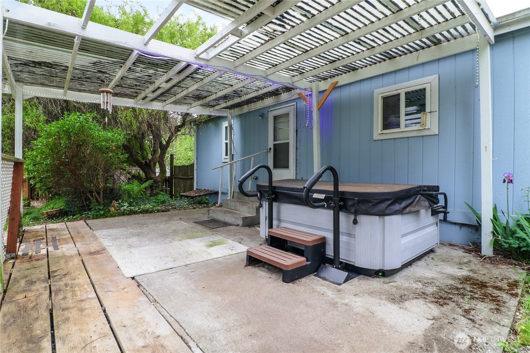 main property photo 19
