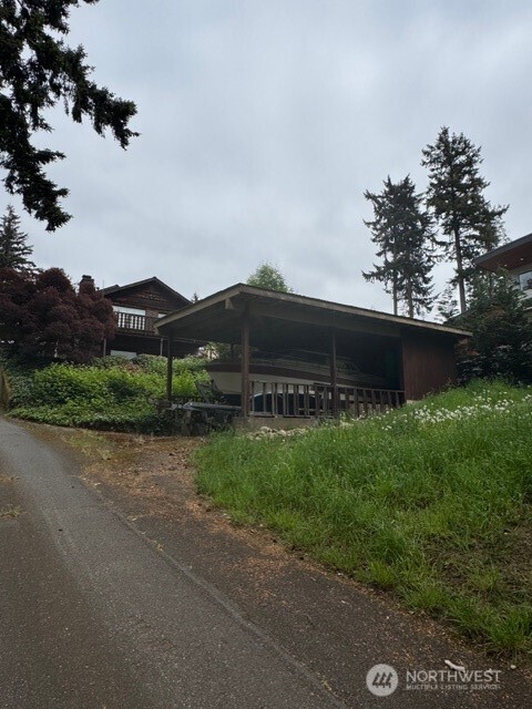 main property photo 13