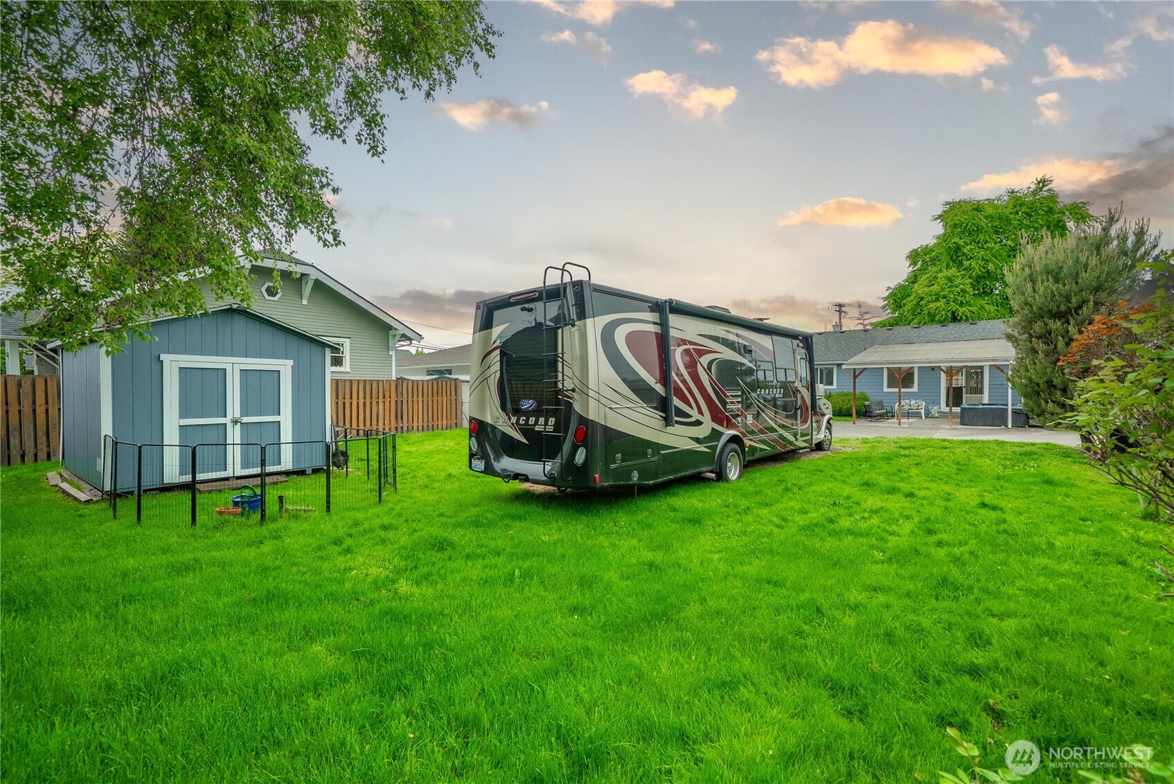 main property photo 32