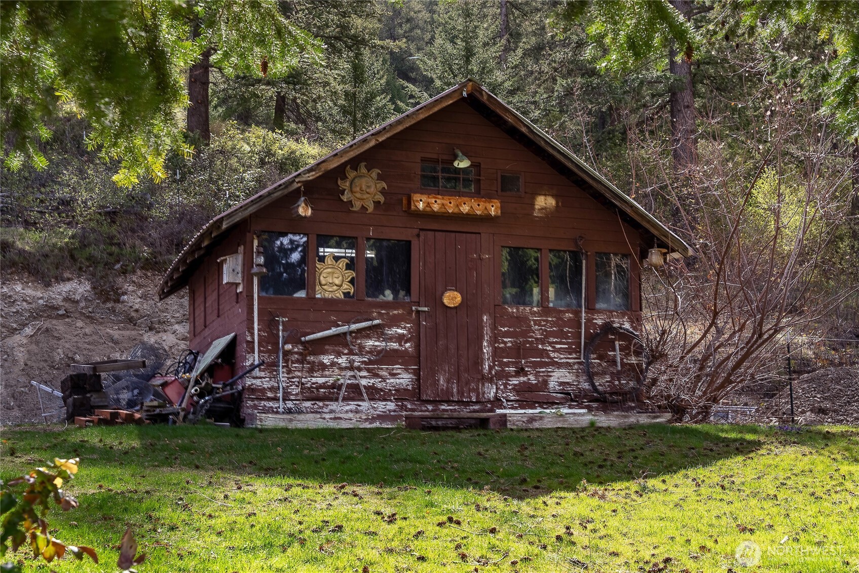 main property photo 37