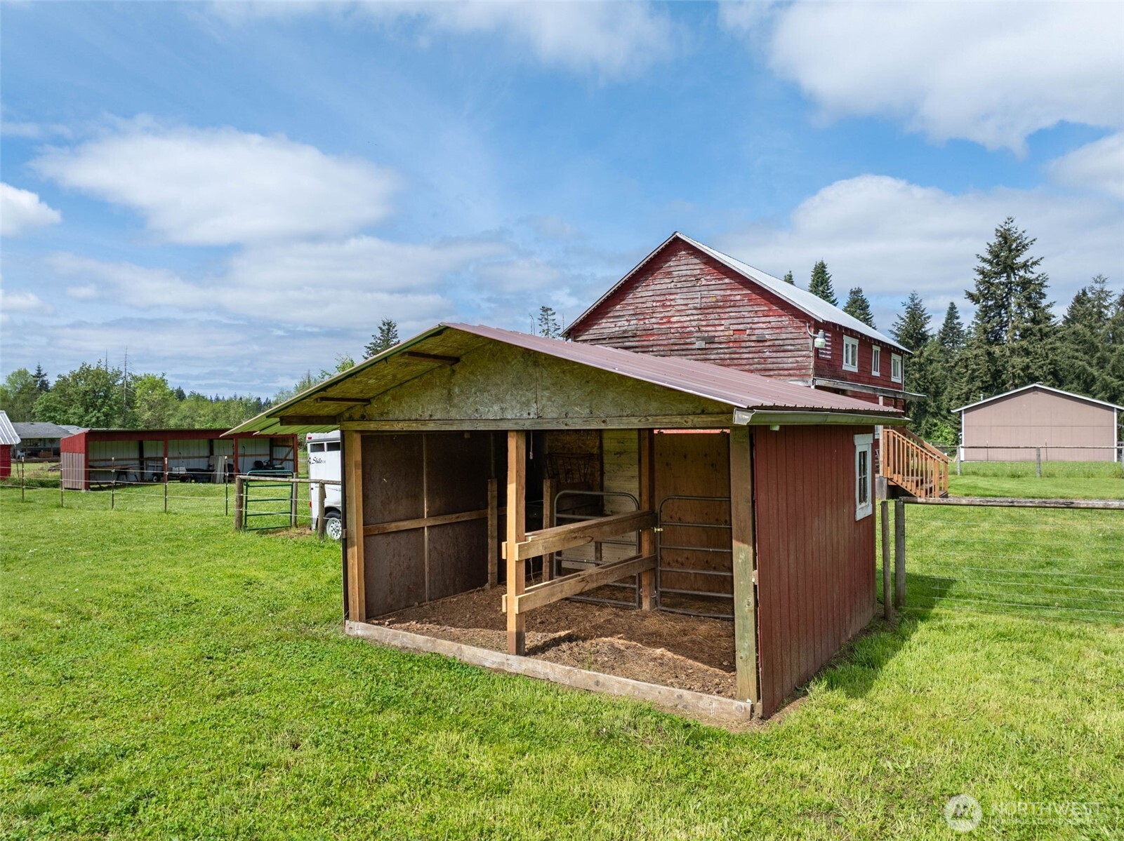 main property photo 30