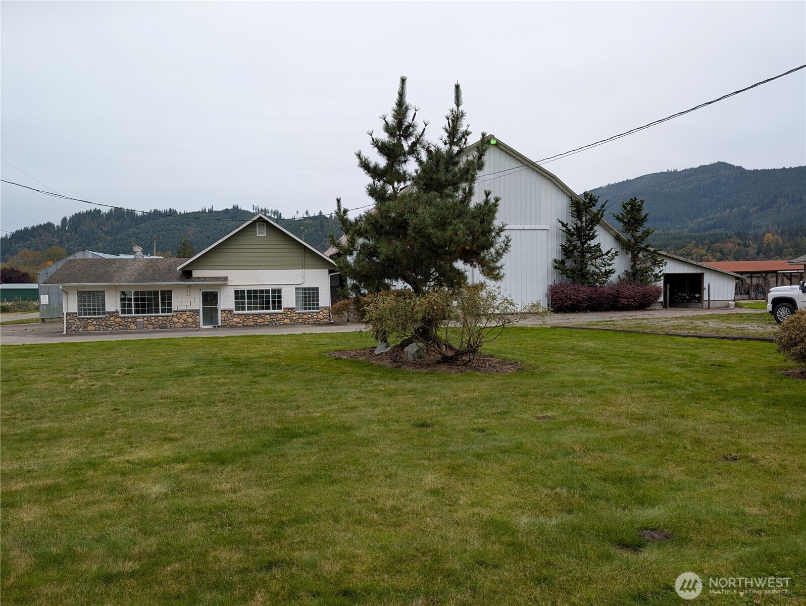 main property photo 19