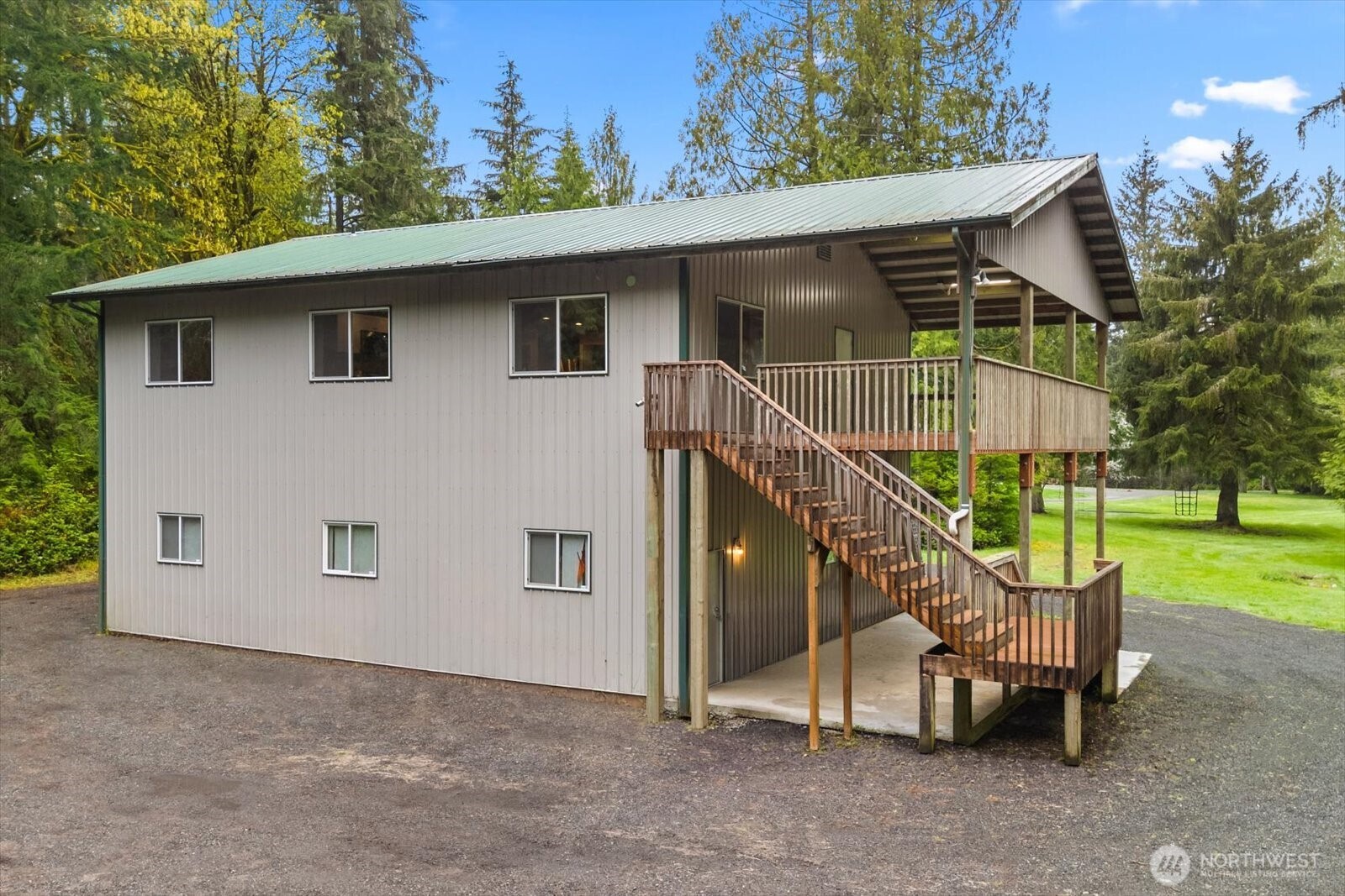 main property photo 28