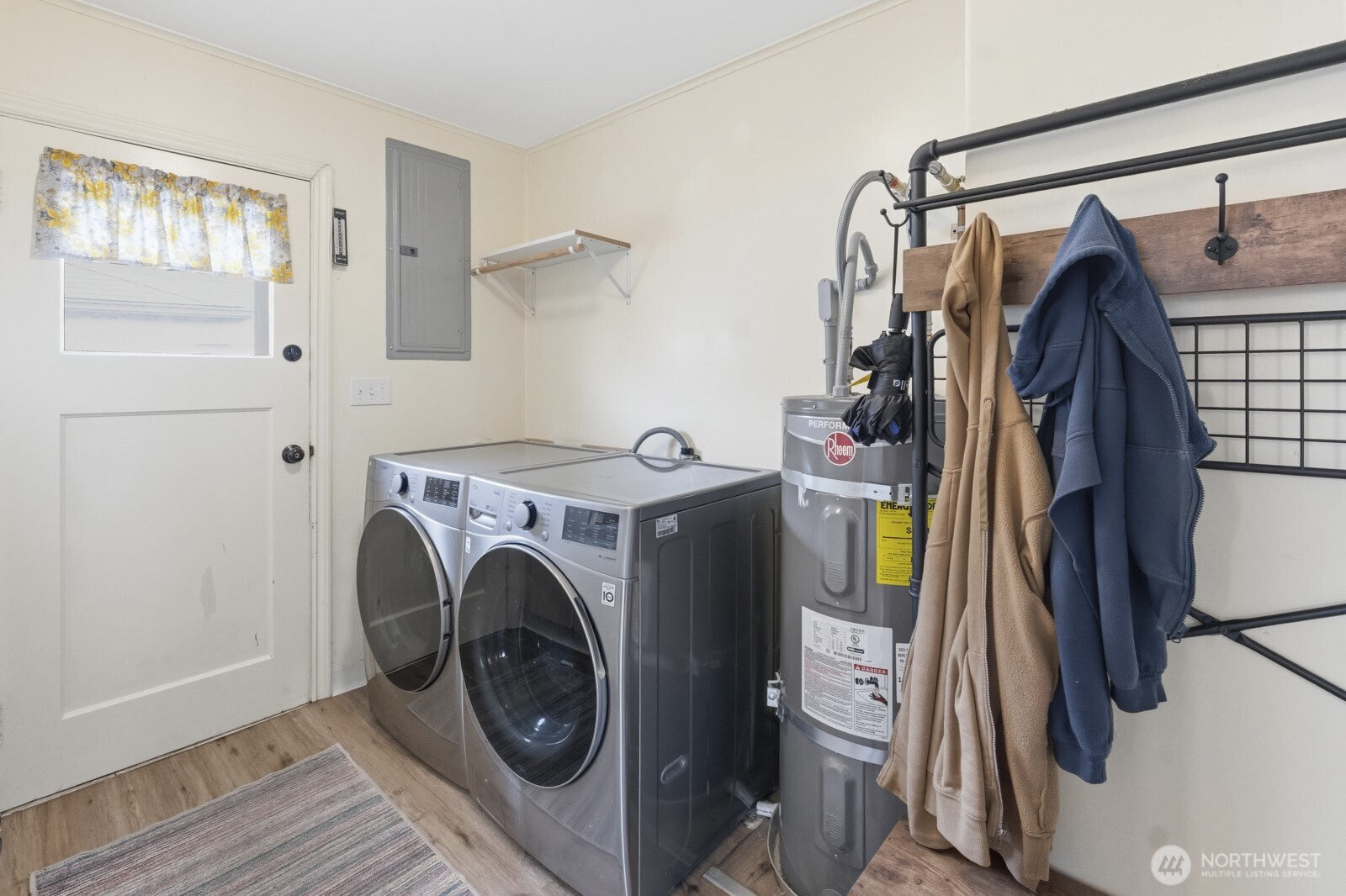 main property photo 13
