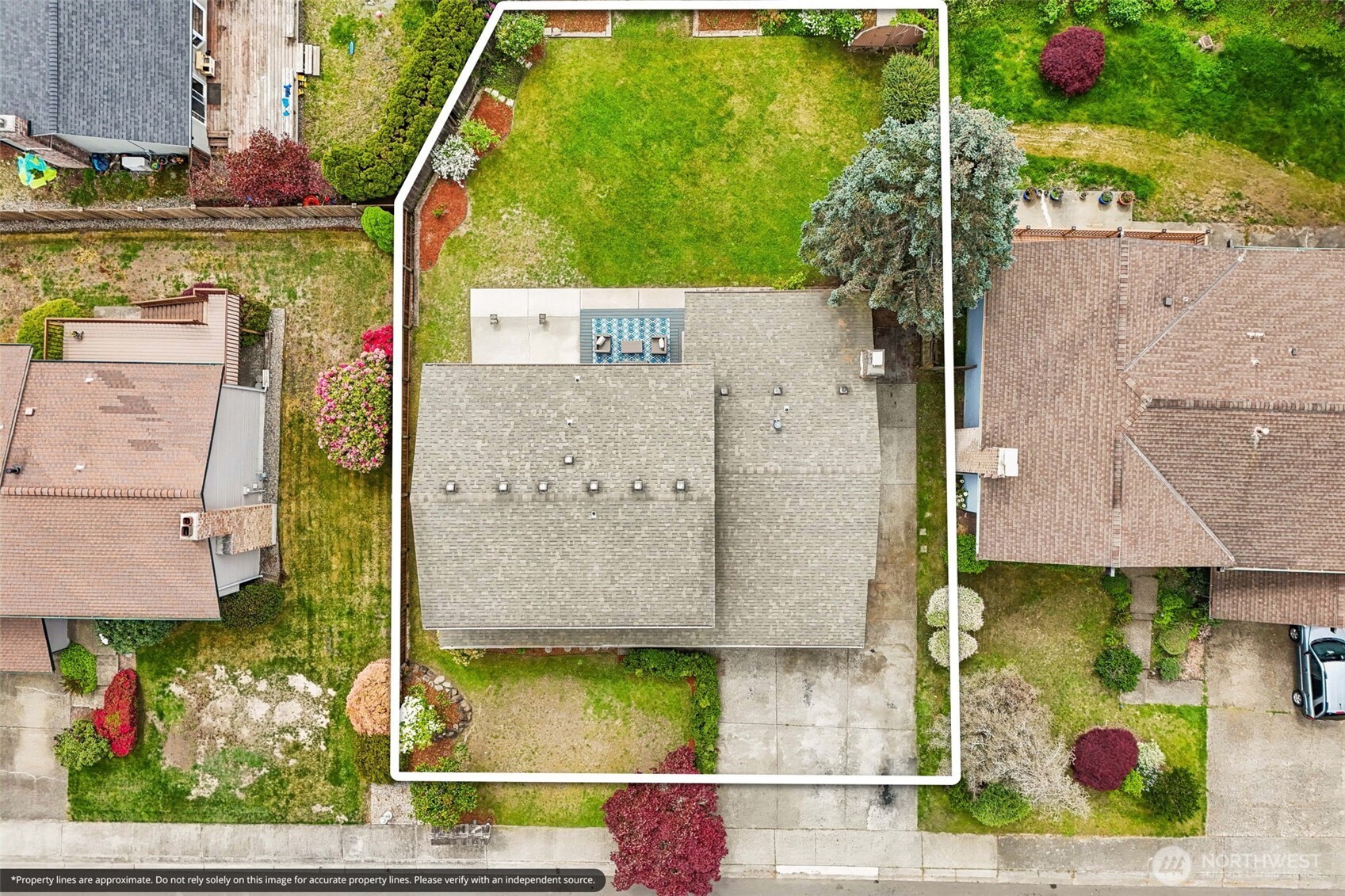 main property photo 30