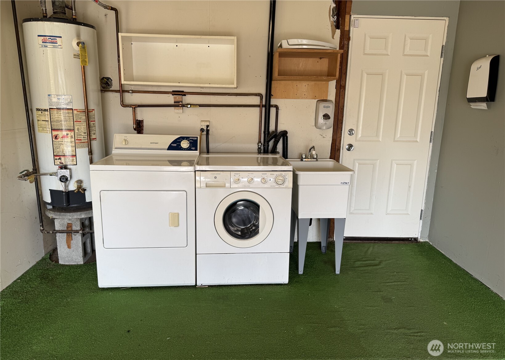 main property photo 19