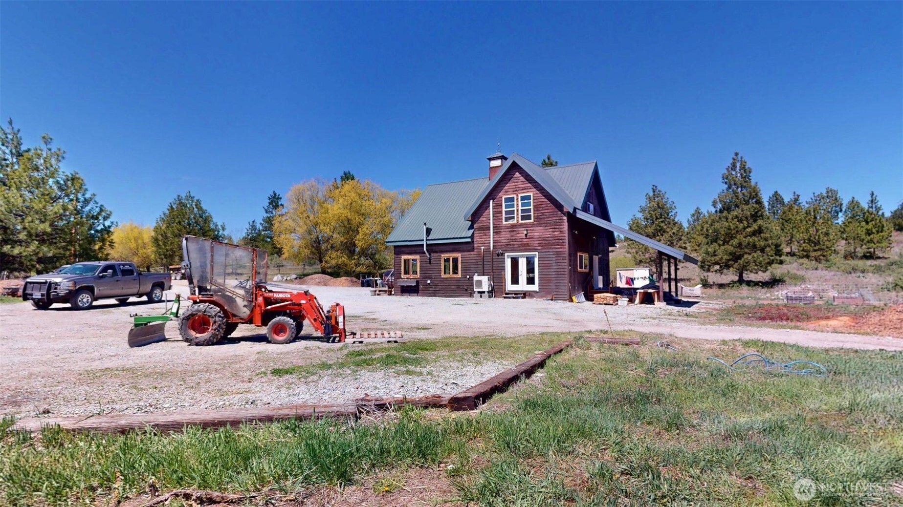 main property photo 18