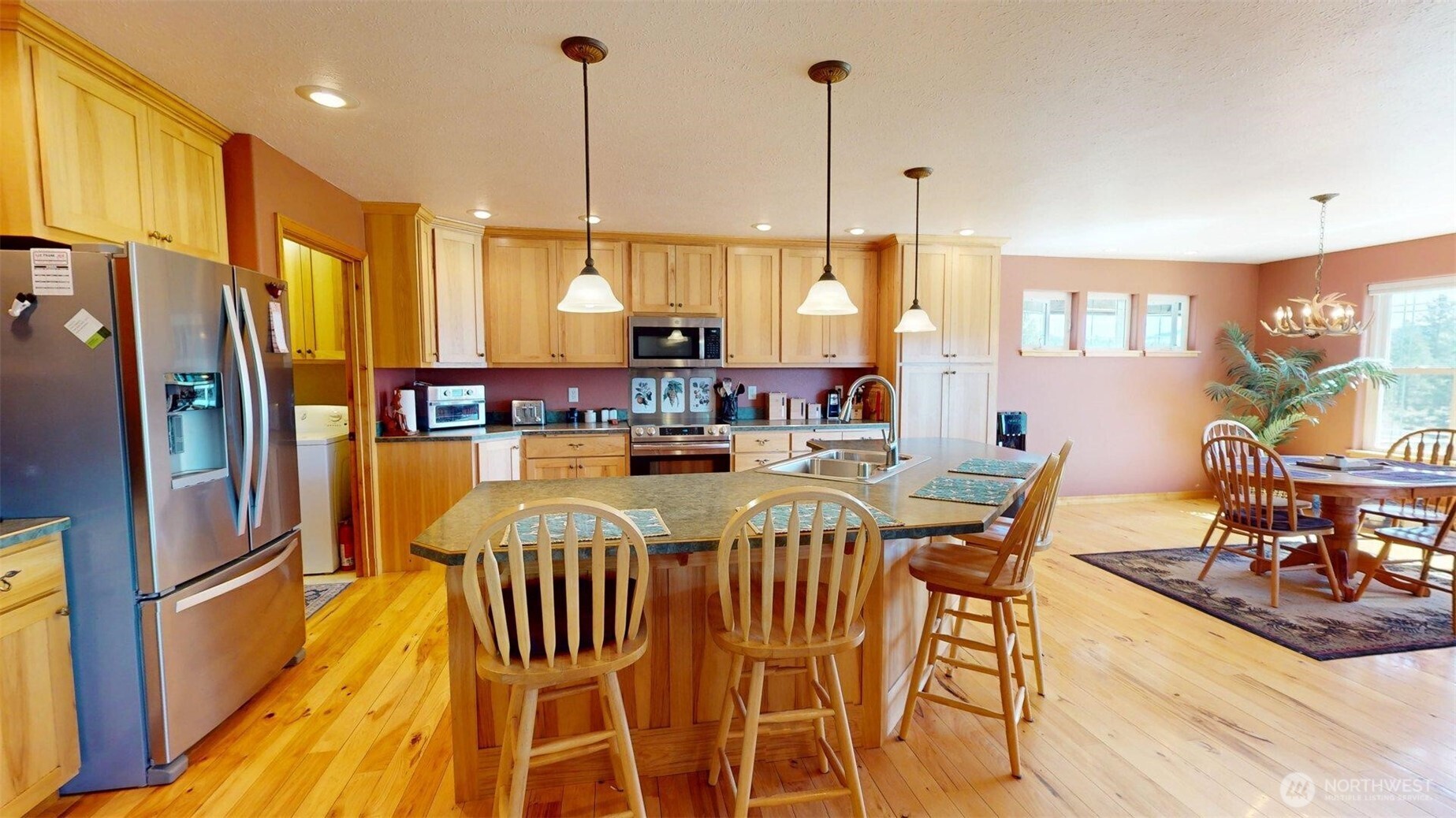 main property photo 5