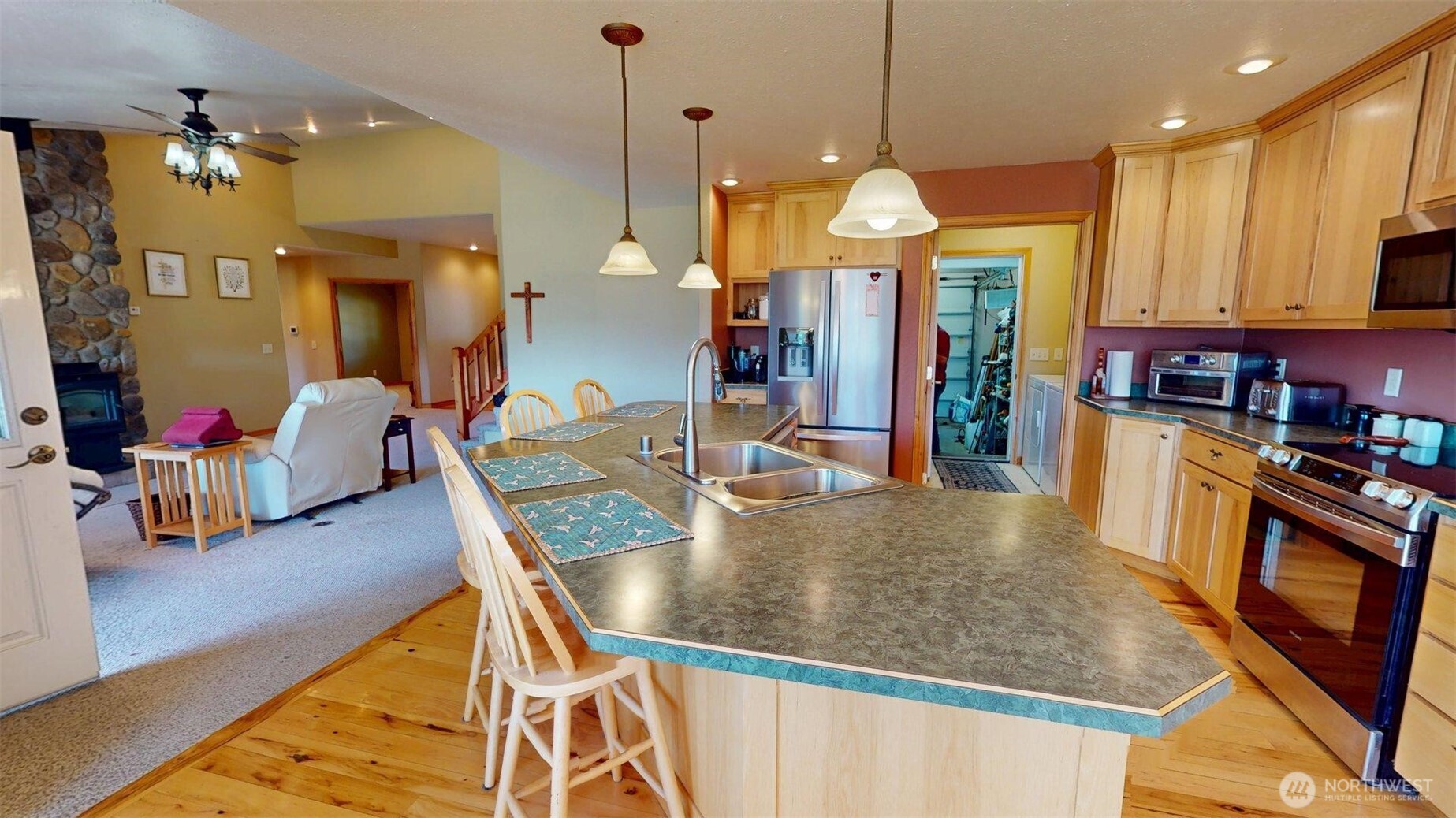 main property photo 6