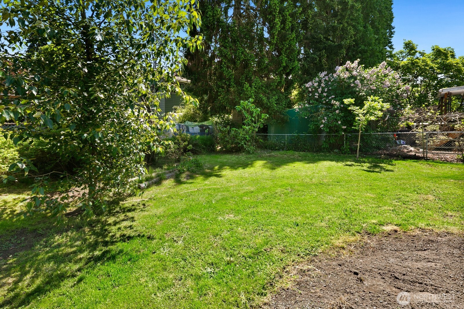 property viewer photo 15