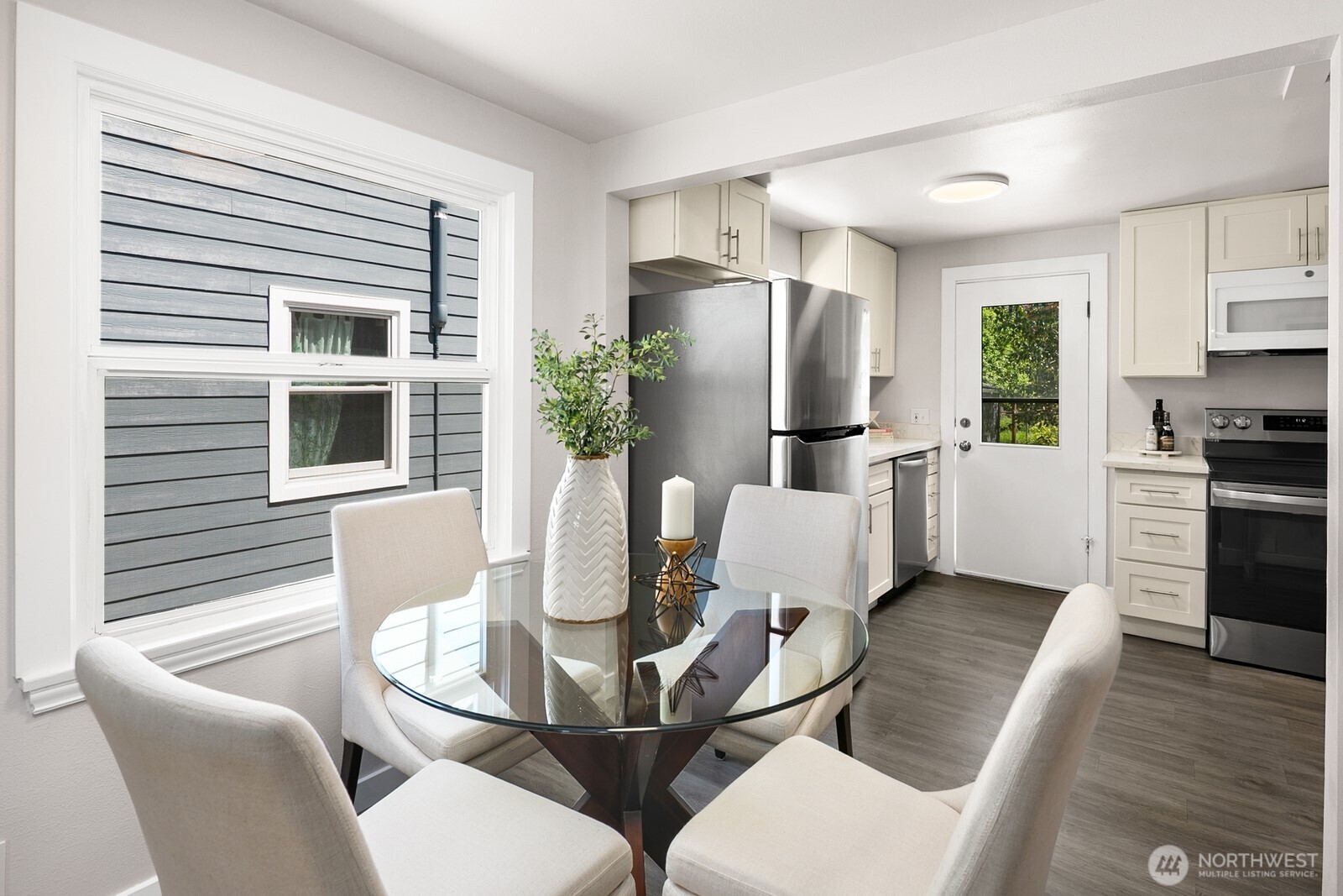 property viewer photo 6