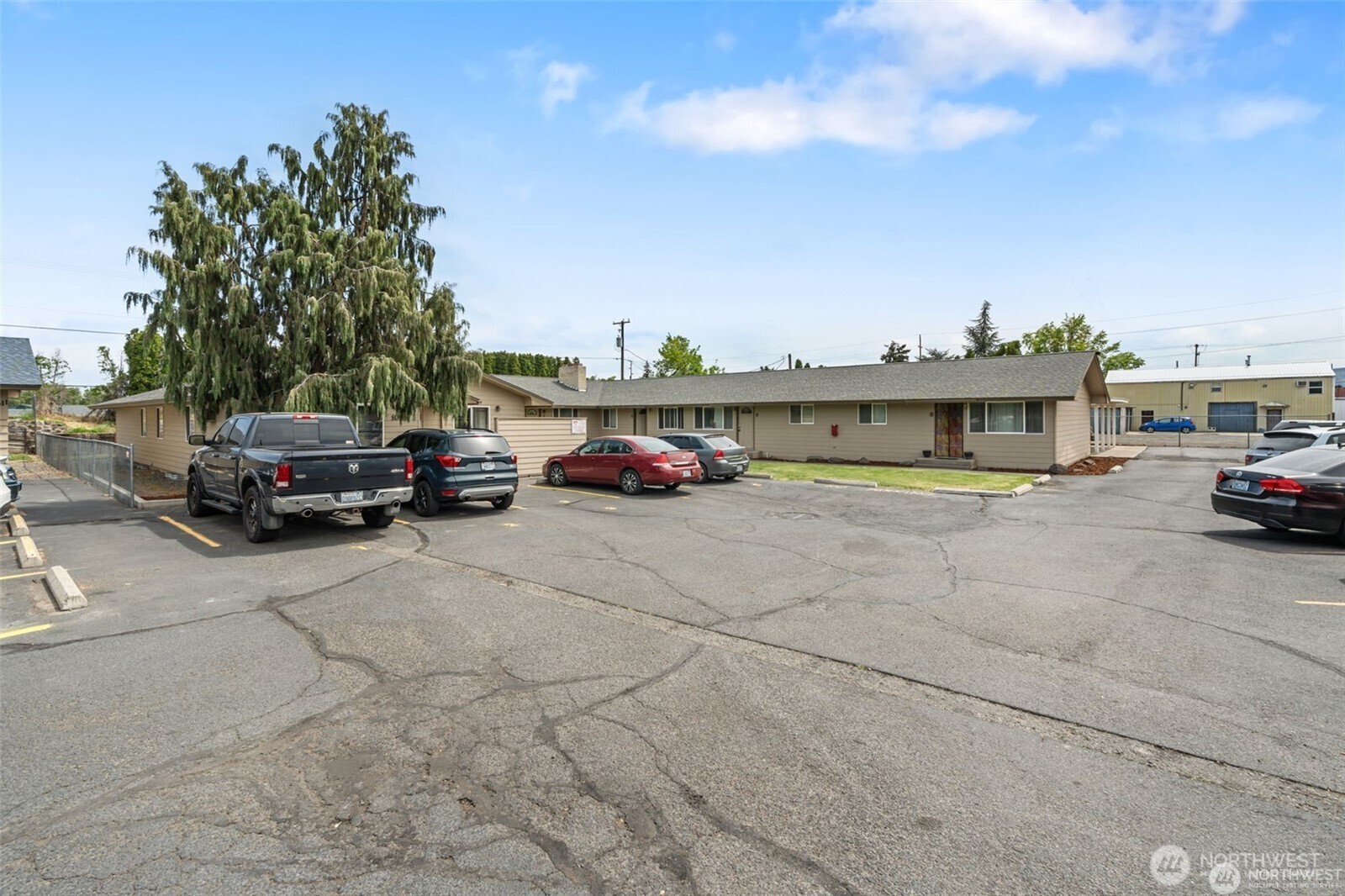 main property photo 31