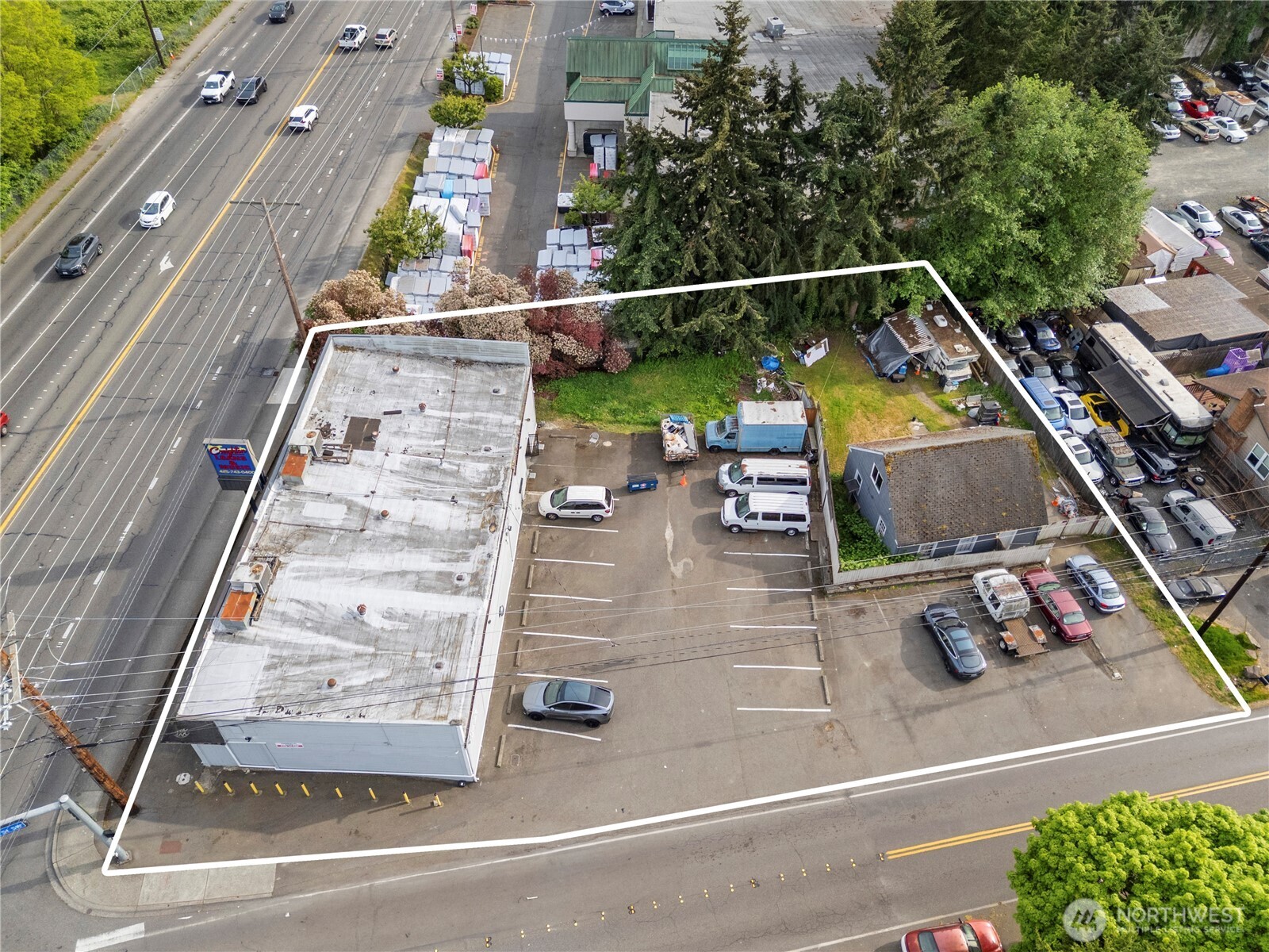 main property photo 18