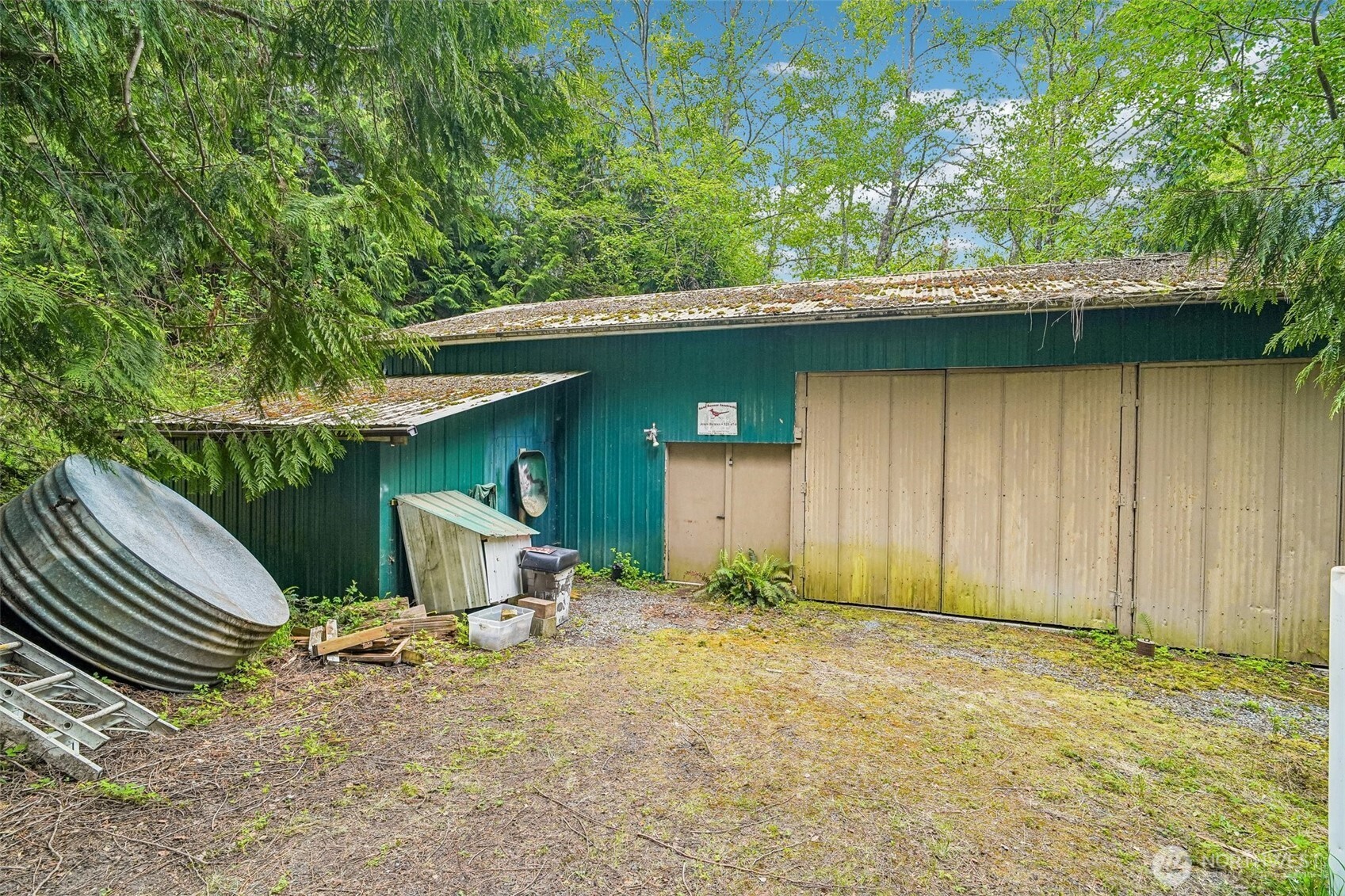 main property photo 32