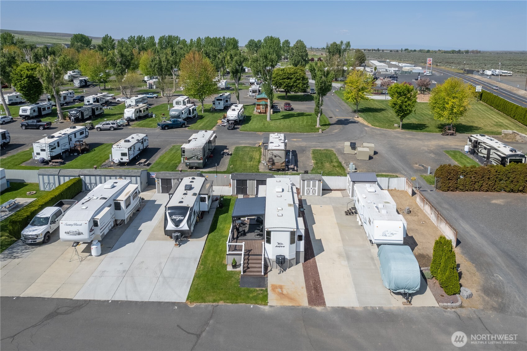 main property photo 30