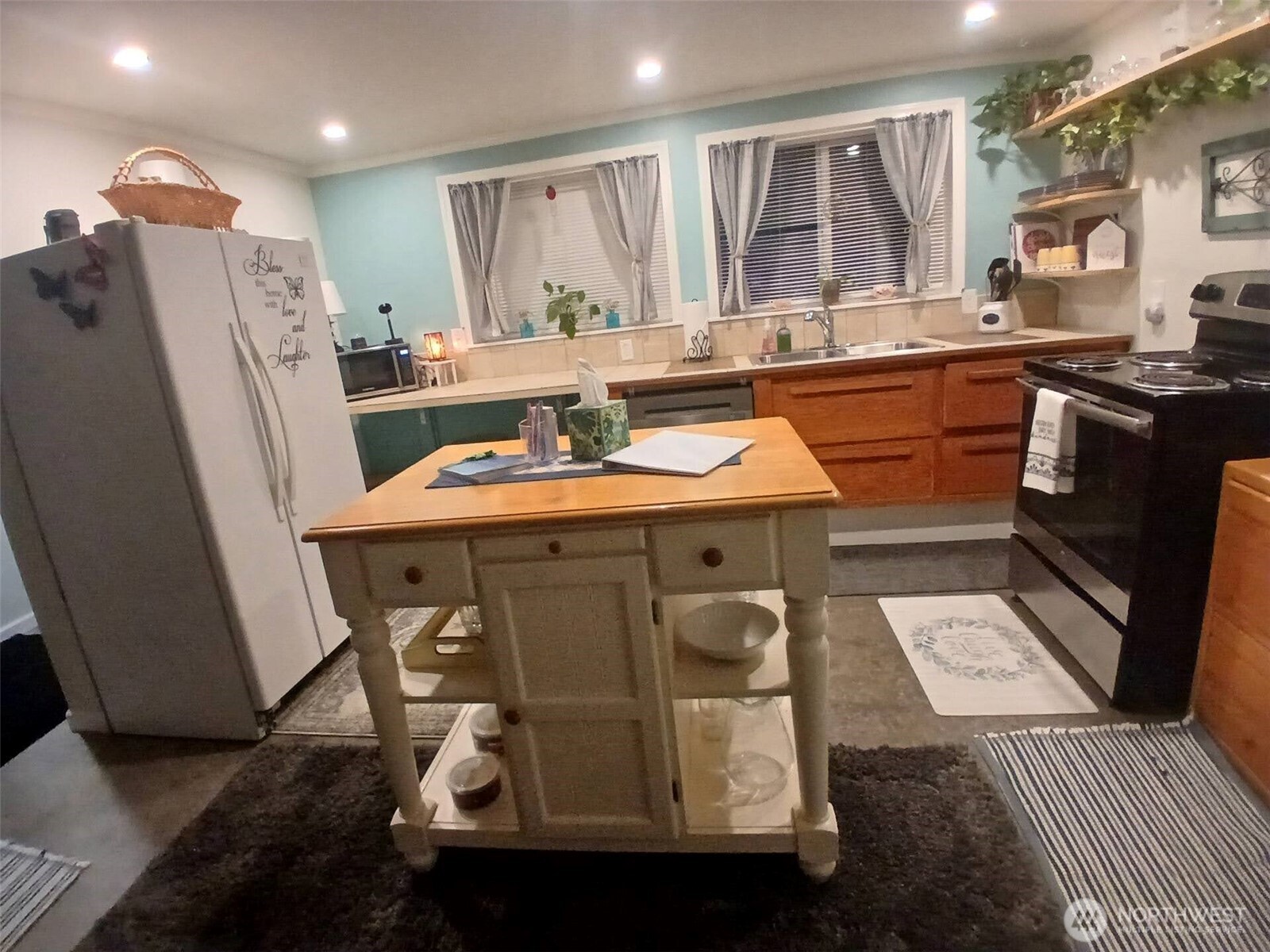 main property photo 12