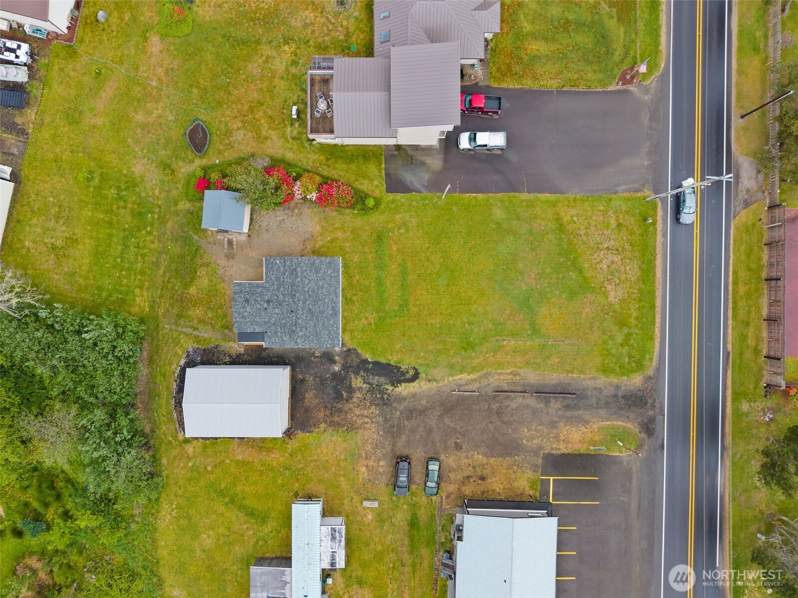 main property photo 31