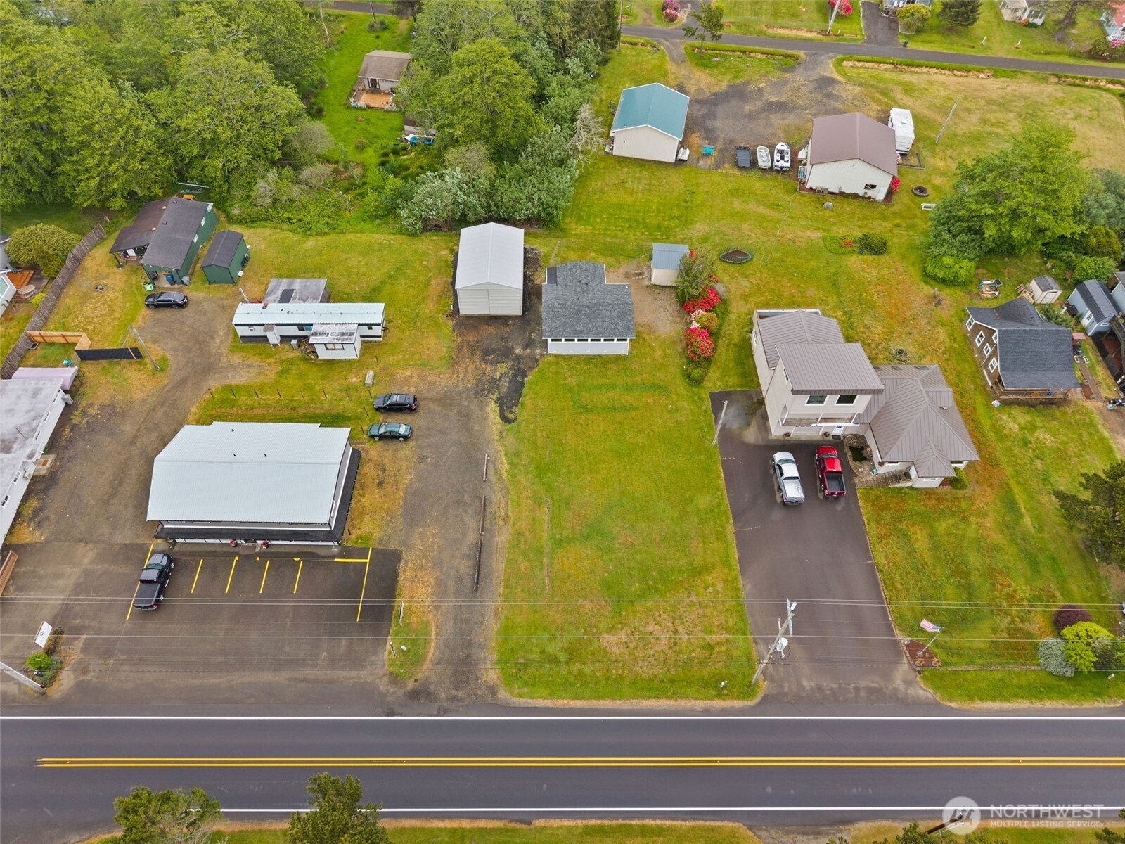 main property photo 32