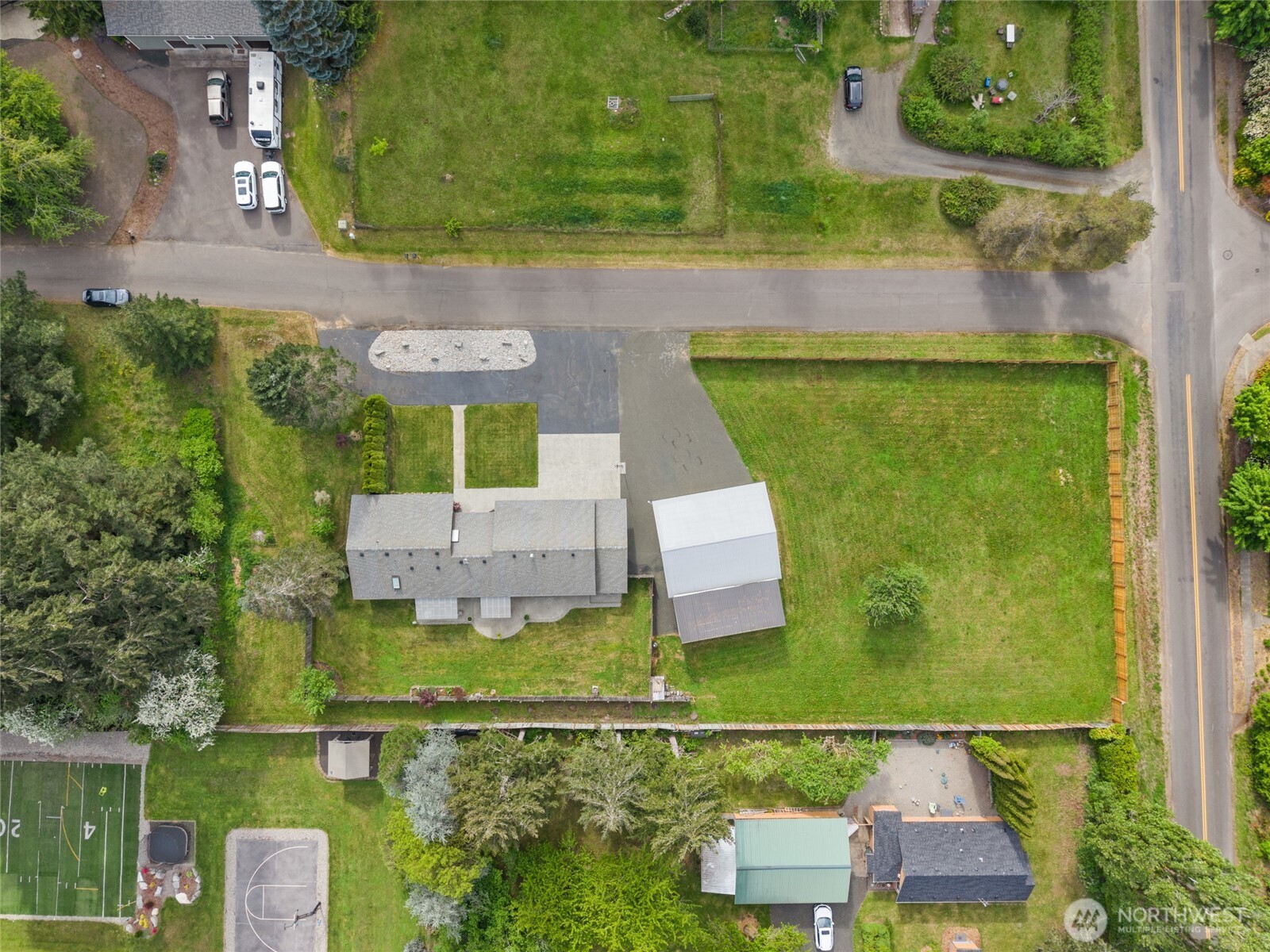 main property photo 37