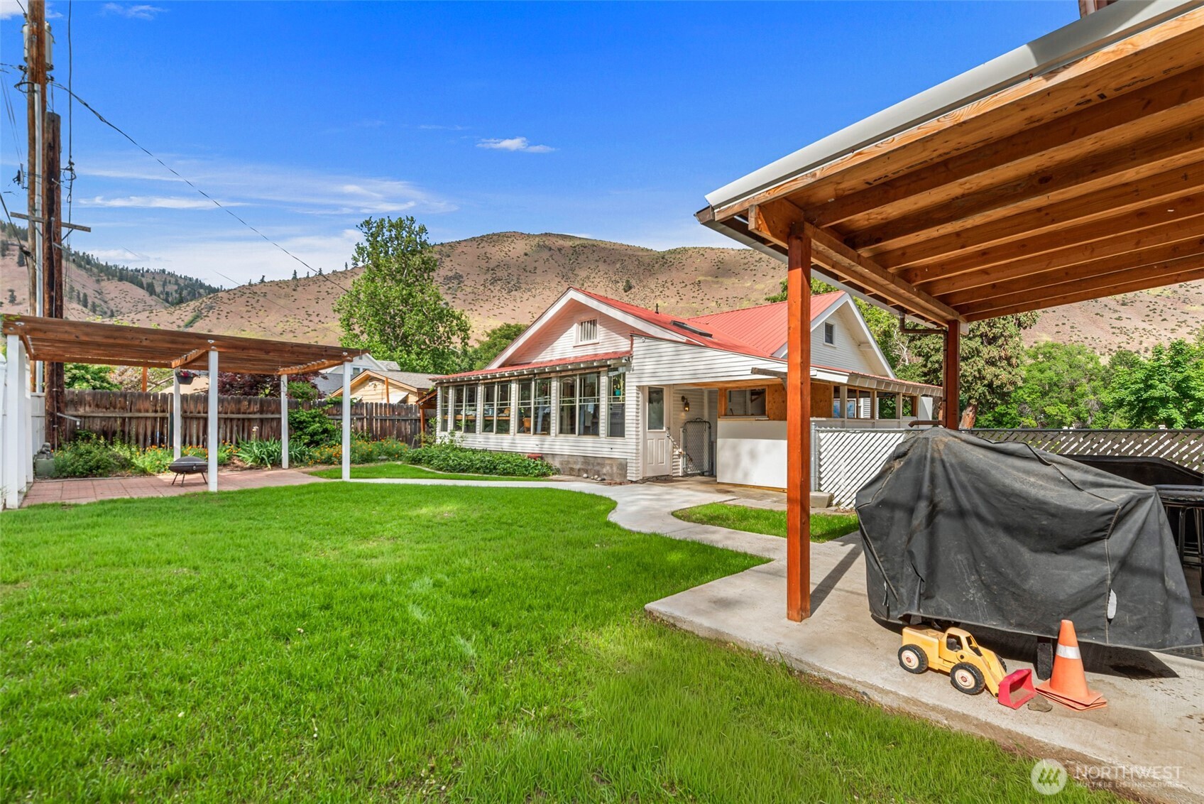 main property photo 21