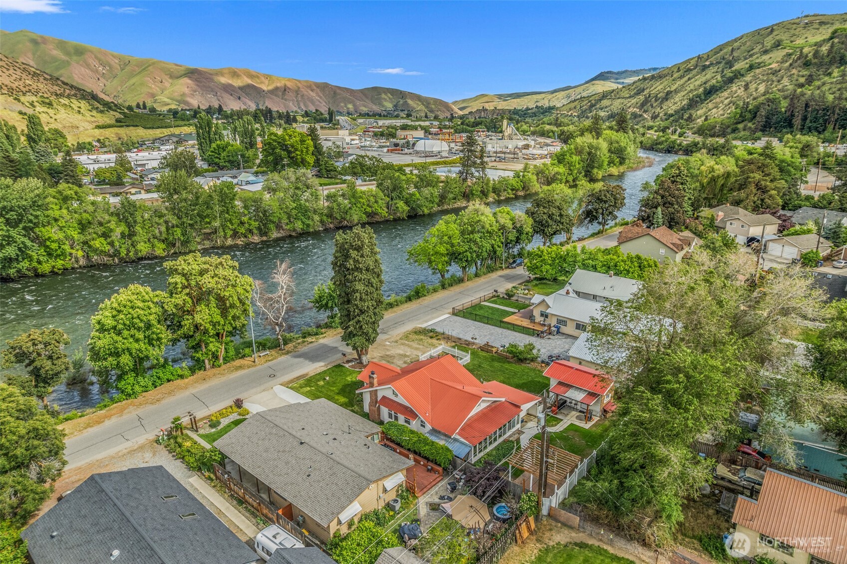 main property photo 34