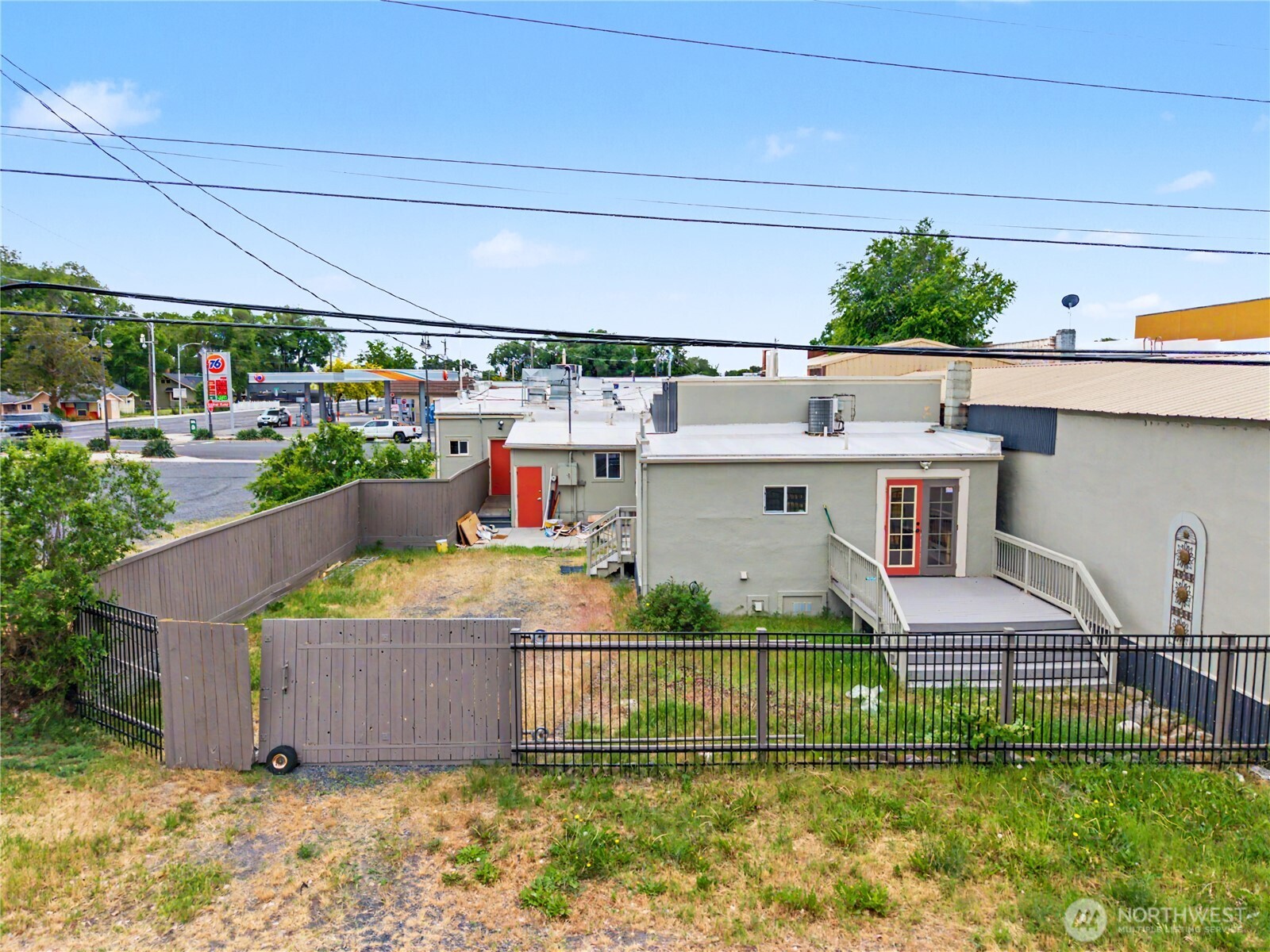 main property photo 3