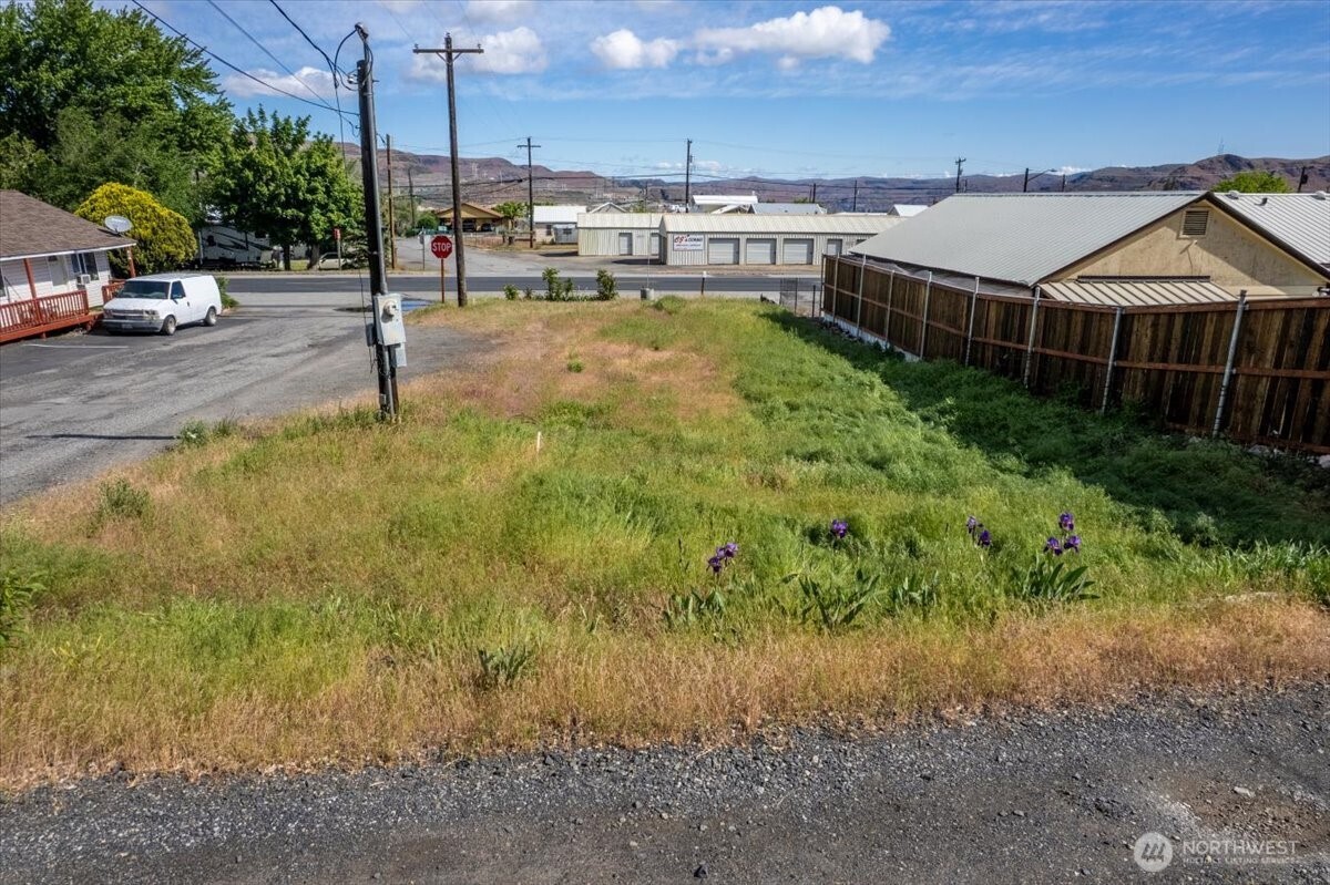 main property photo 8