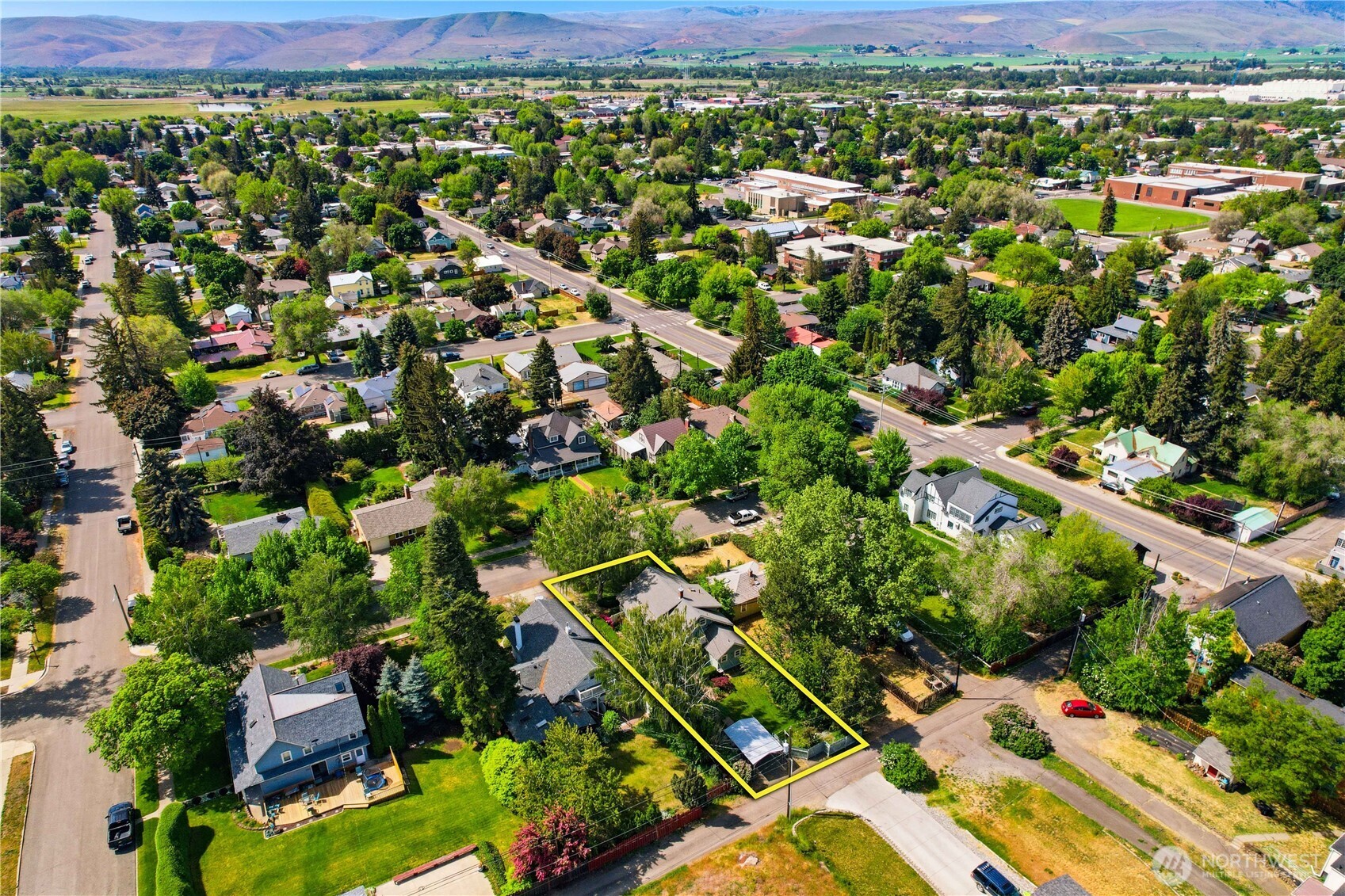 main property photo 37