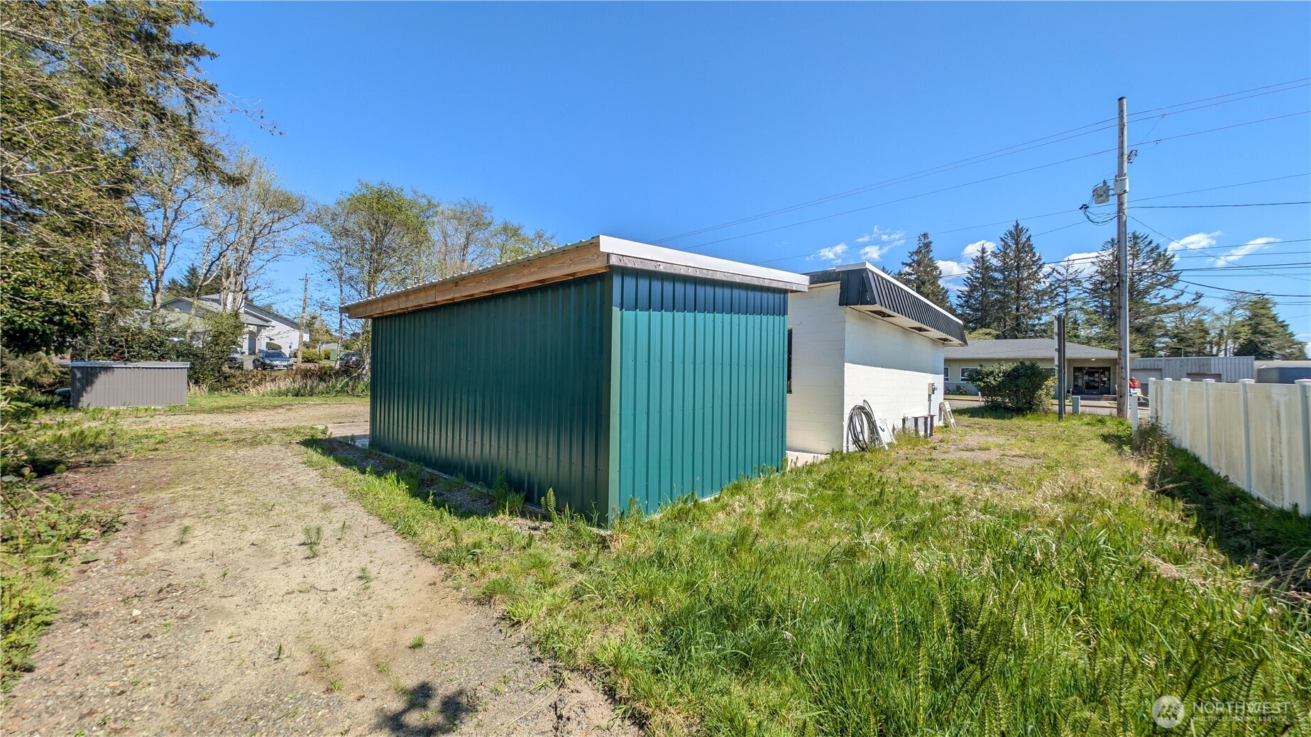 main property photo 18
